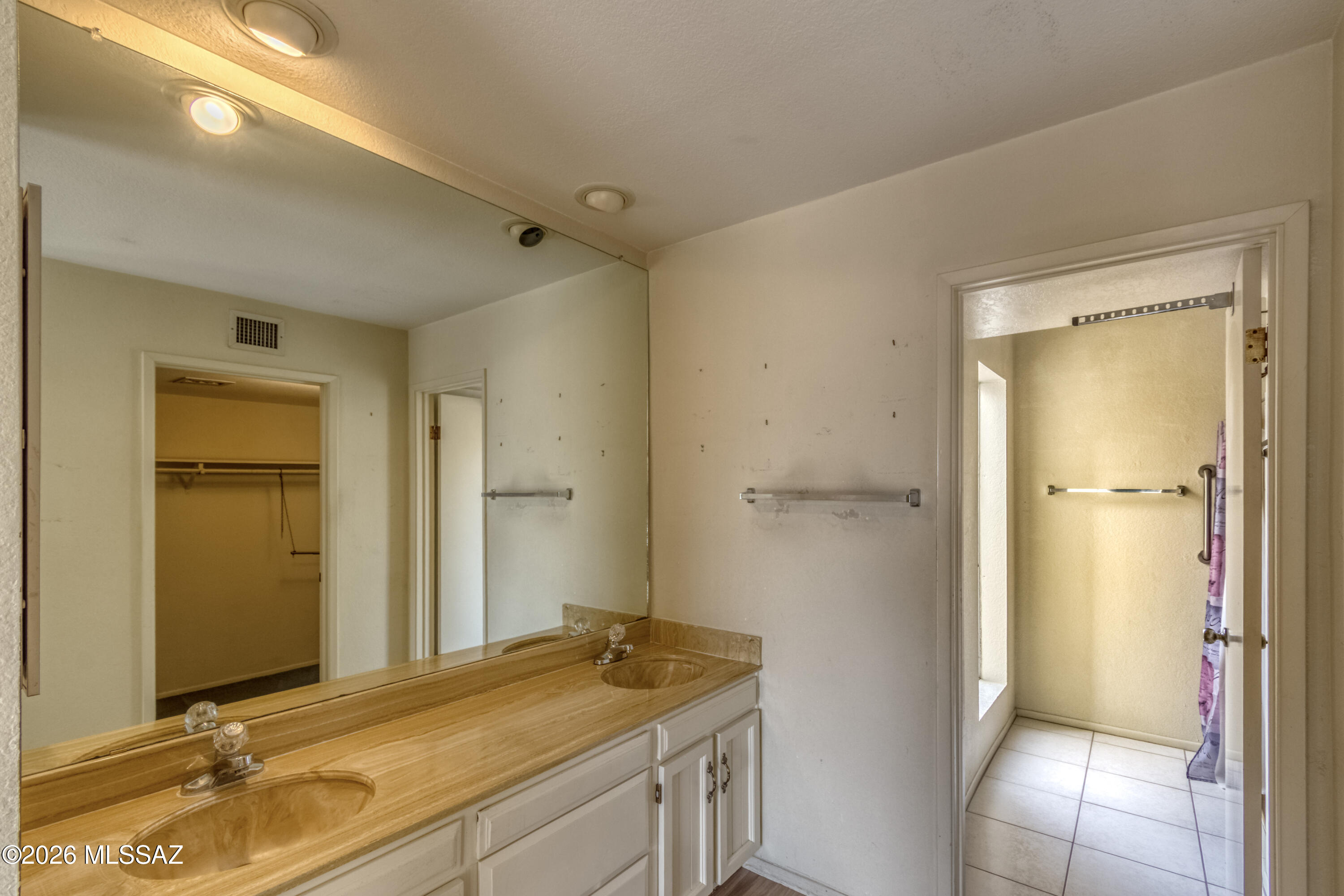 5922 N Placita Del Conde