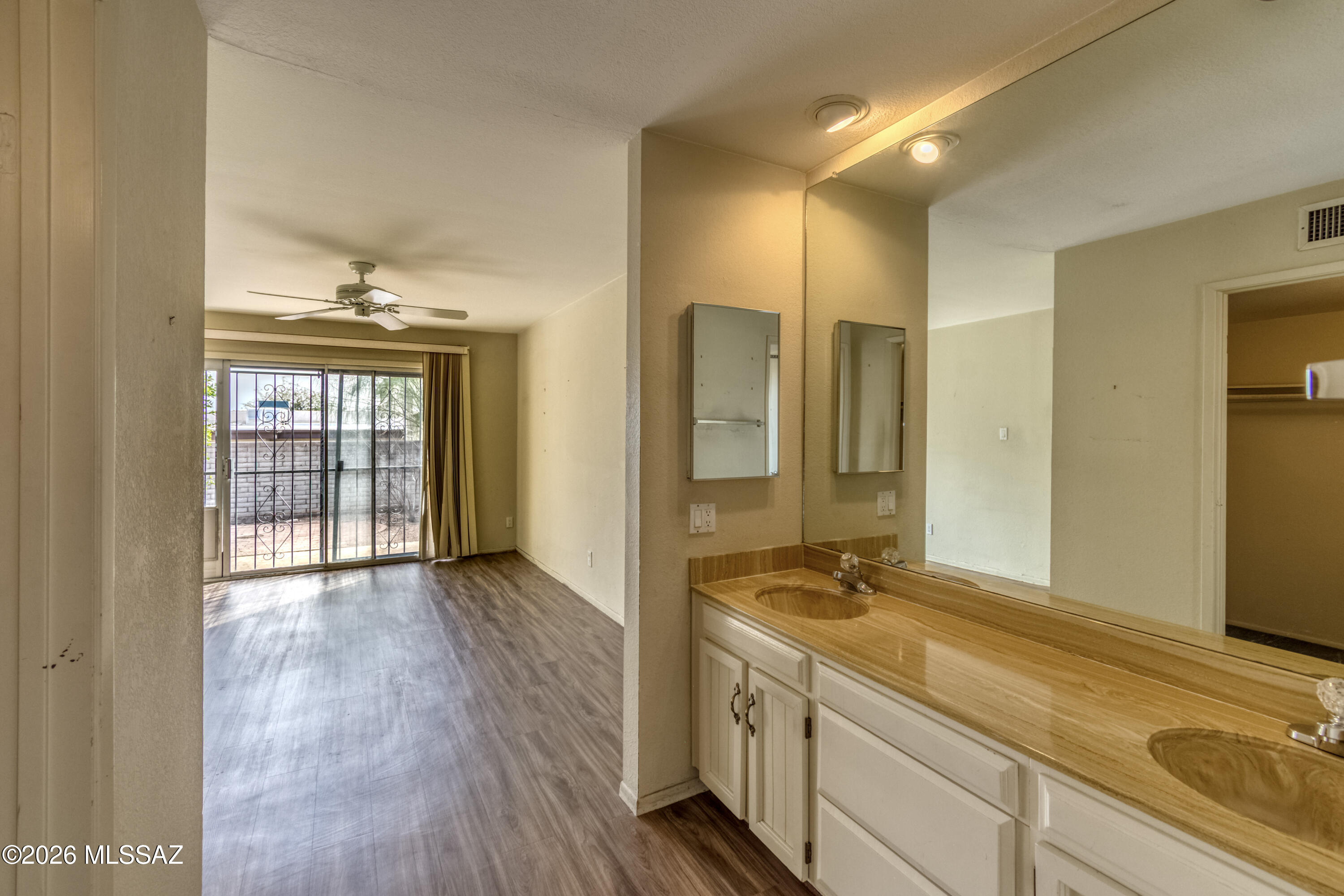 5922 N Placita Del Conde