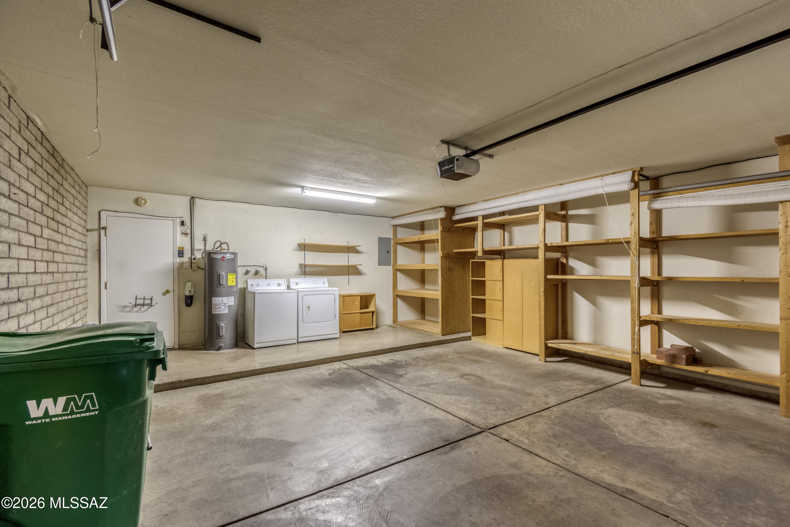 5922 N Placita Del Conde