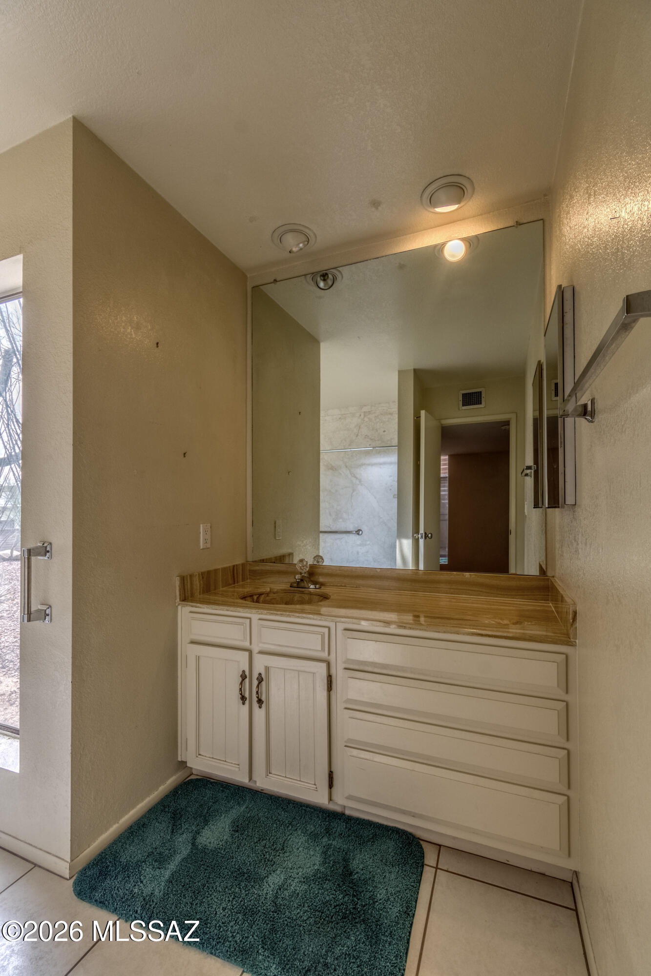 5922 N Placita Del Conde