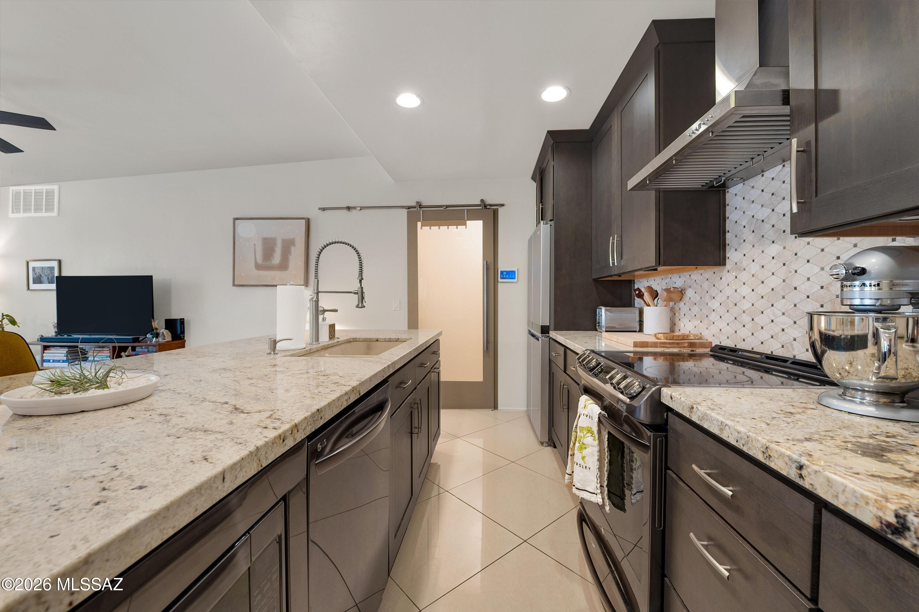 2465 N Silver Mosaic Drive