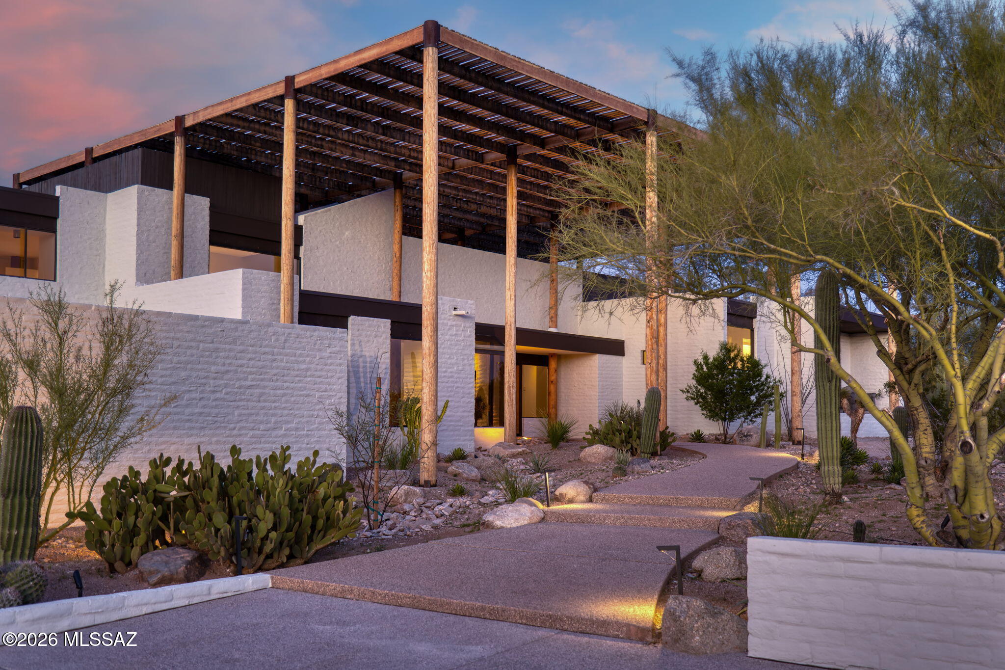 2801 E Camino Norberto