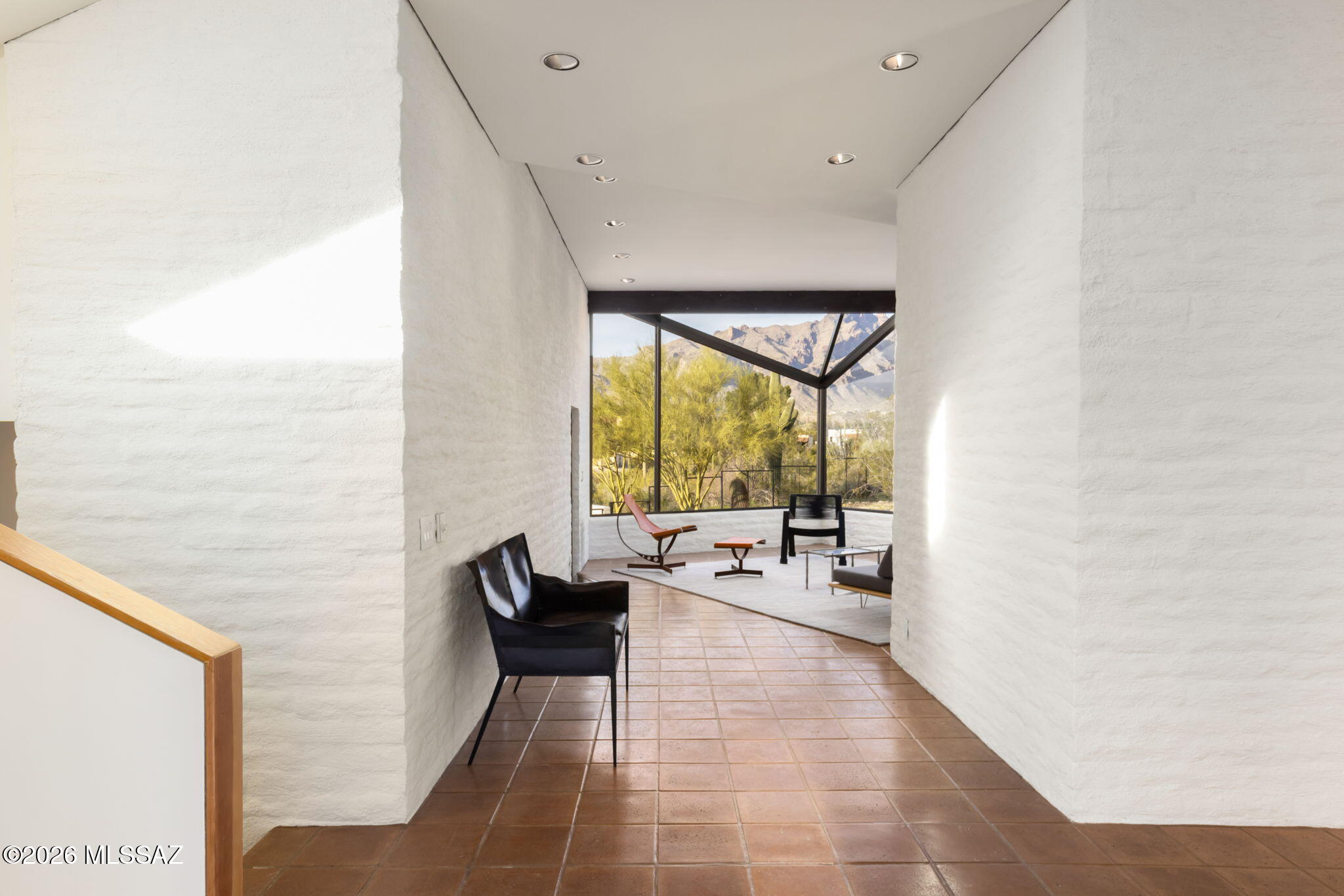 2801 E Camino Norberto