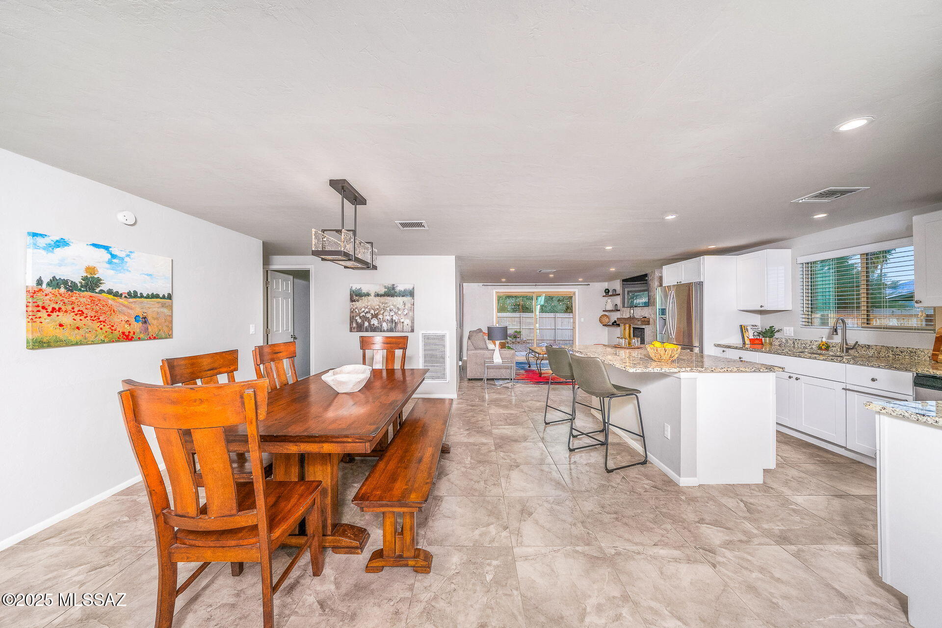 525 N Bonanza Avenue