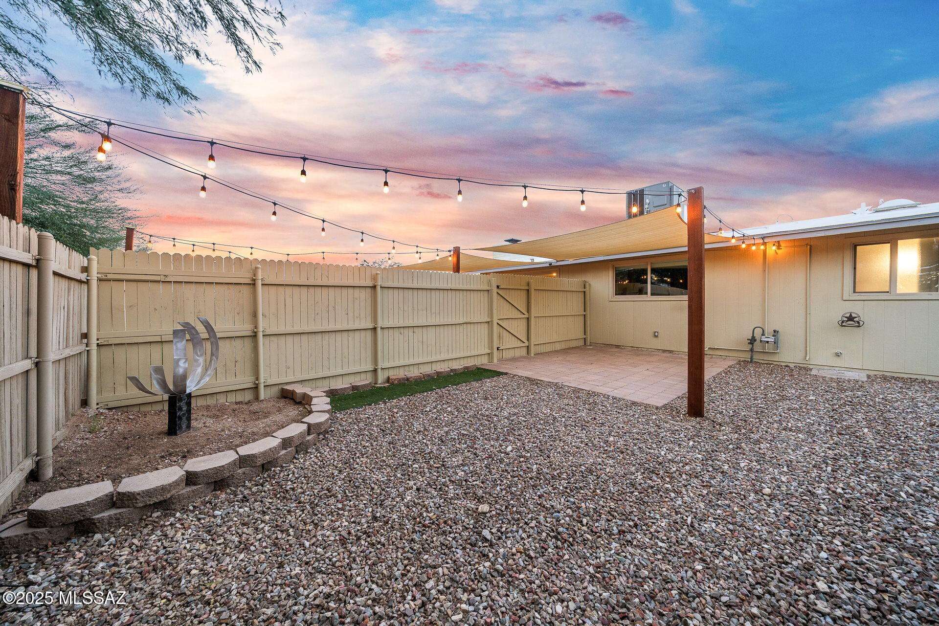 525 N Bonanza Avenue