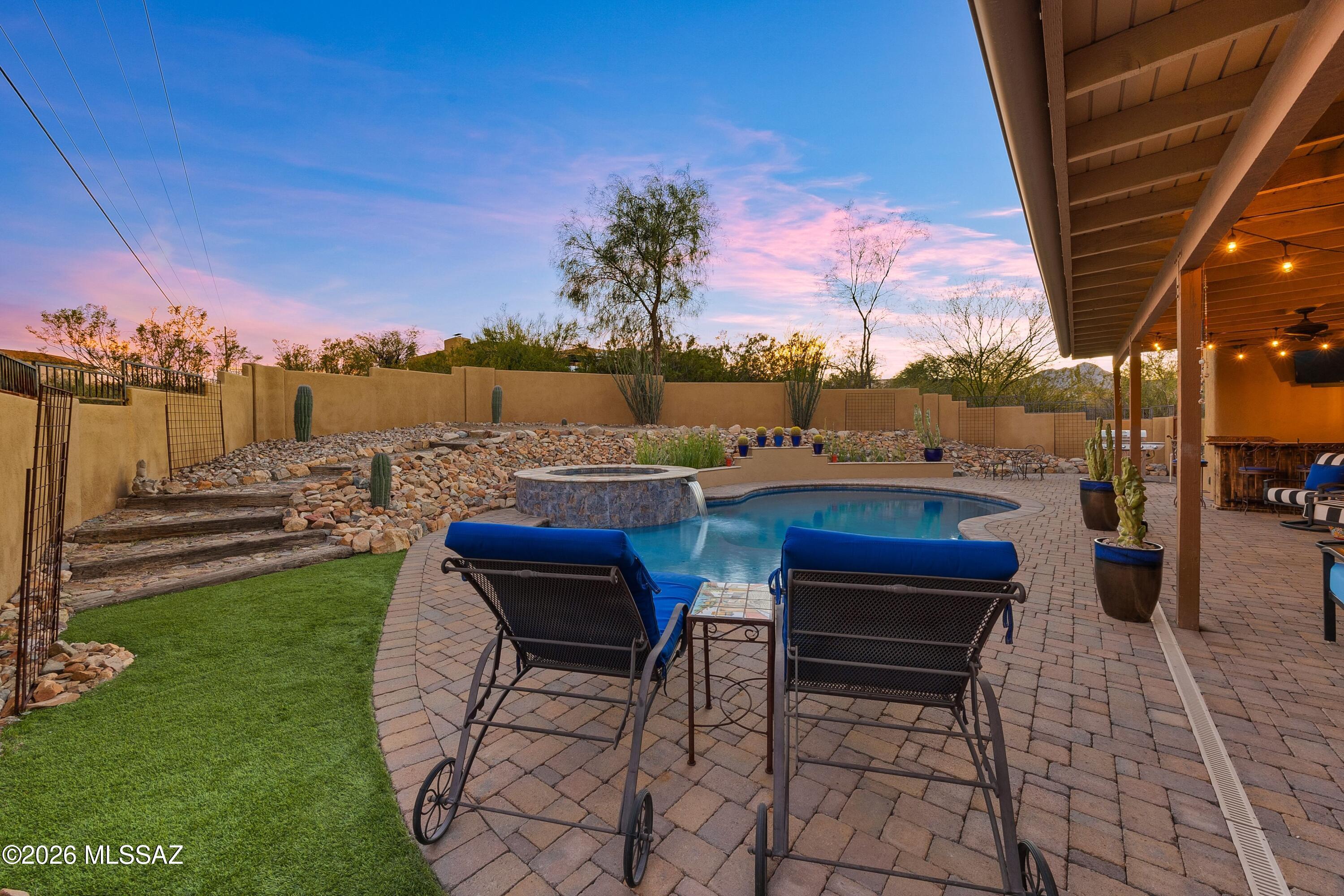 4595 N Paseo Del Sueno