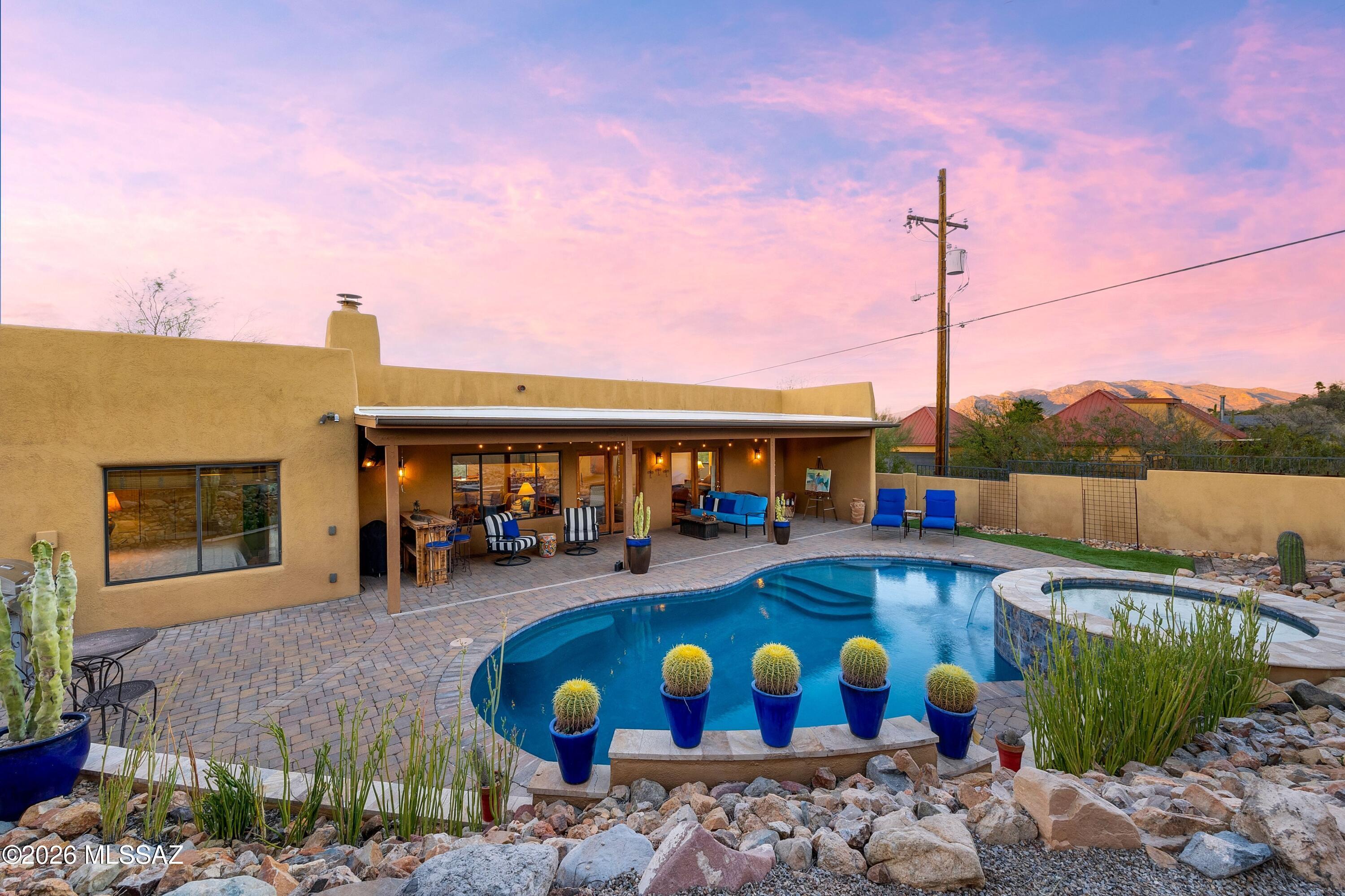4595 N Paseo Del Sueno