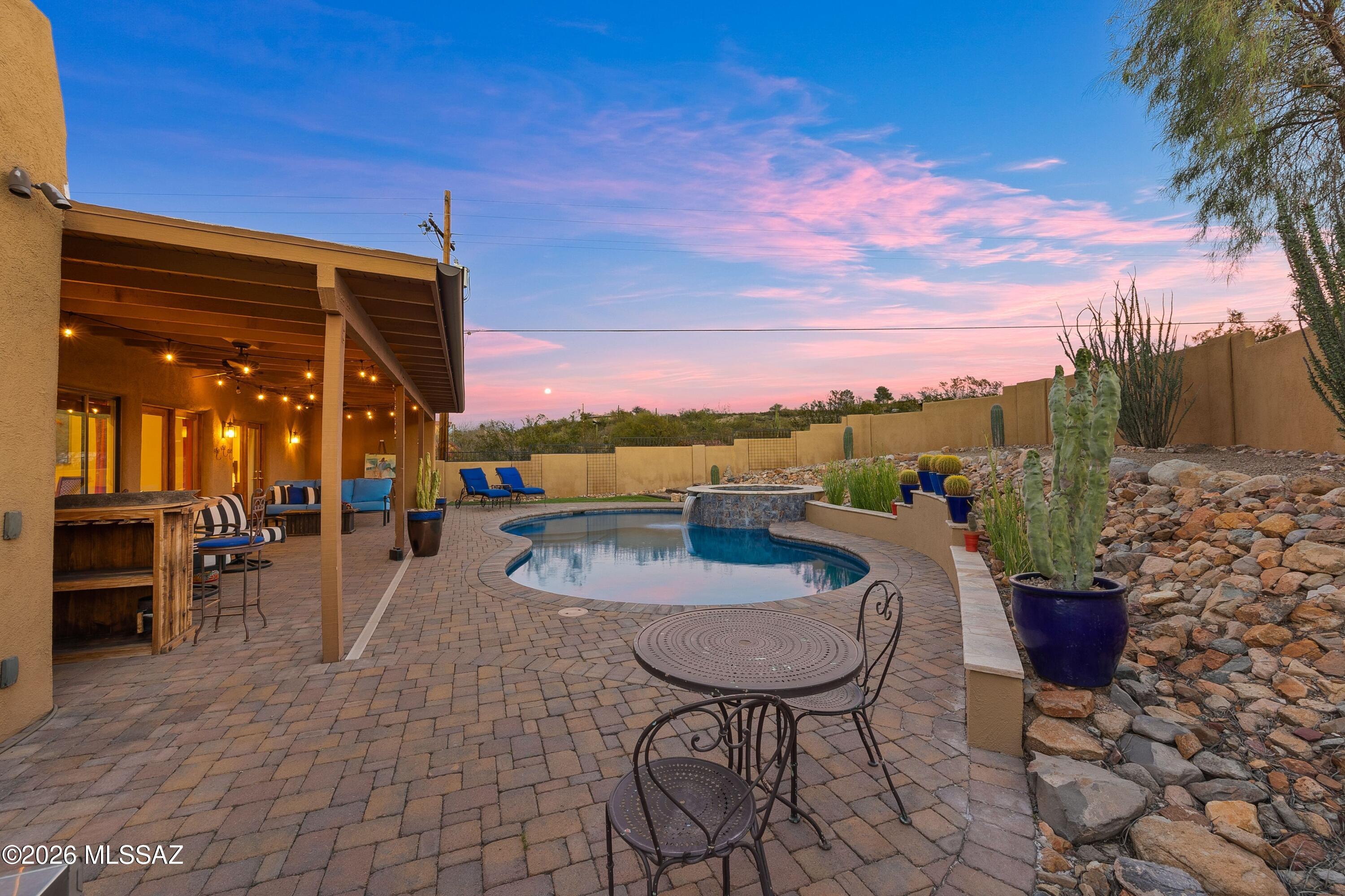 4595 N Paseo Del Sueno