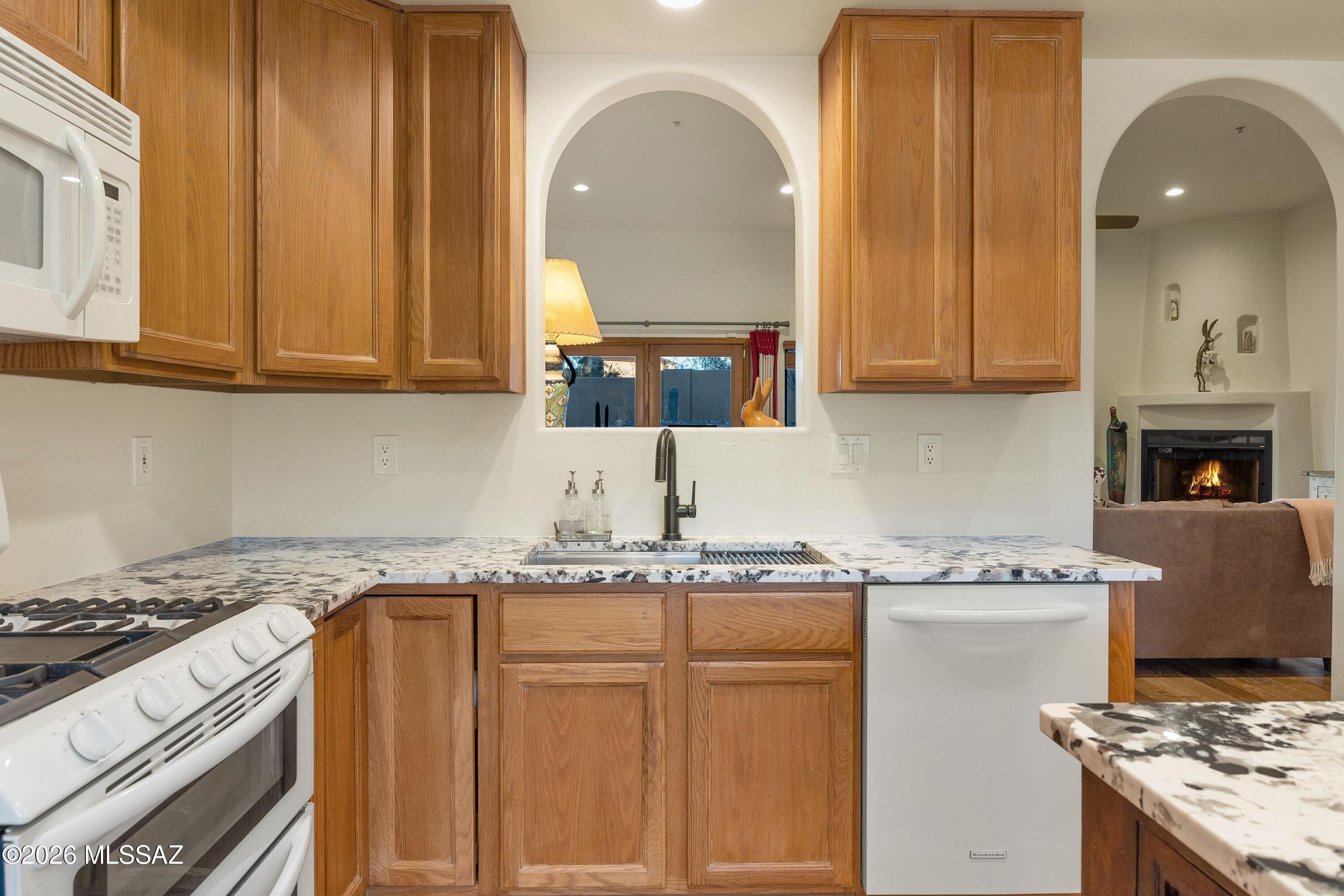 4595 N Paseo Del Sueno