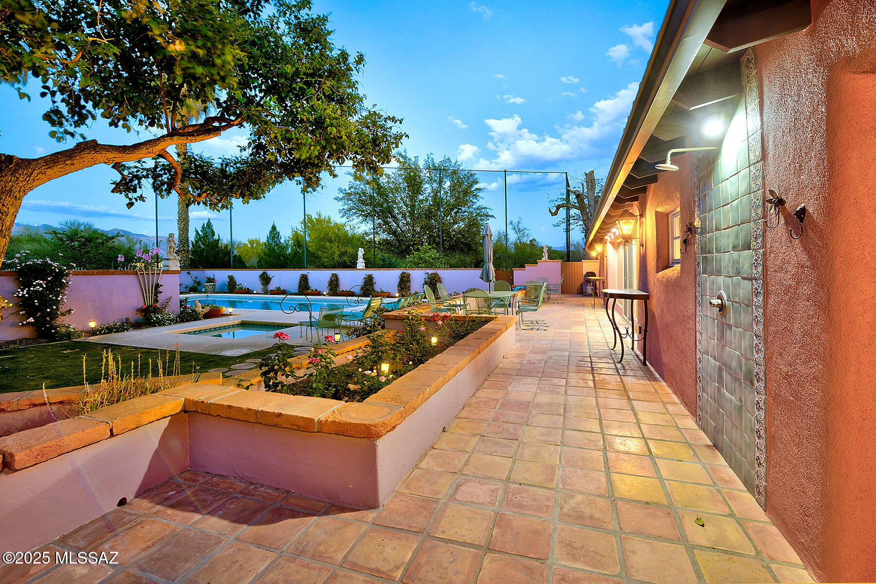 2850 N Santa Ynez Place