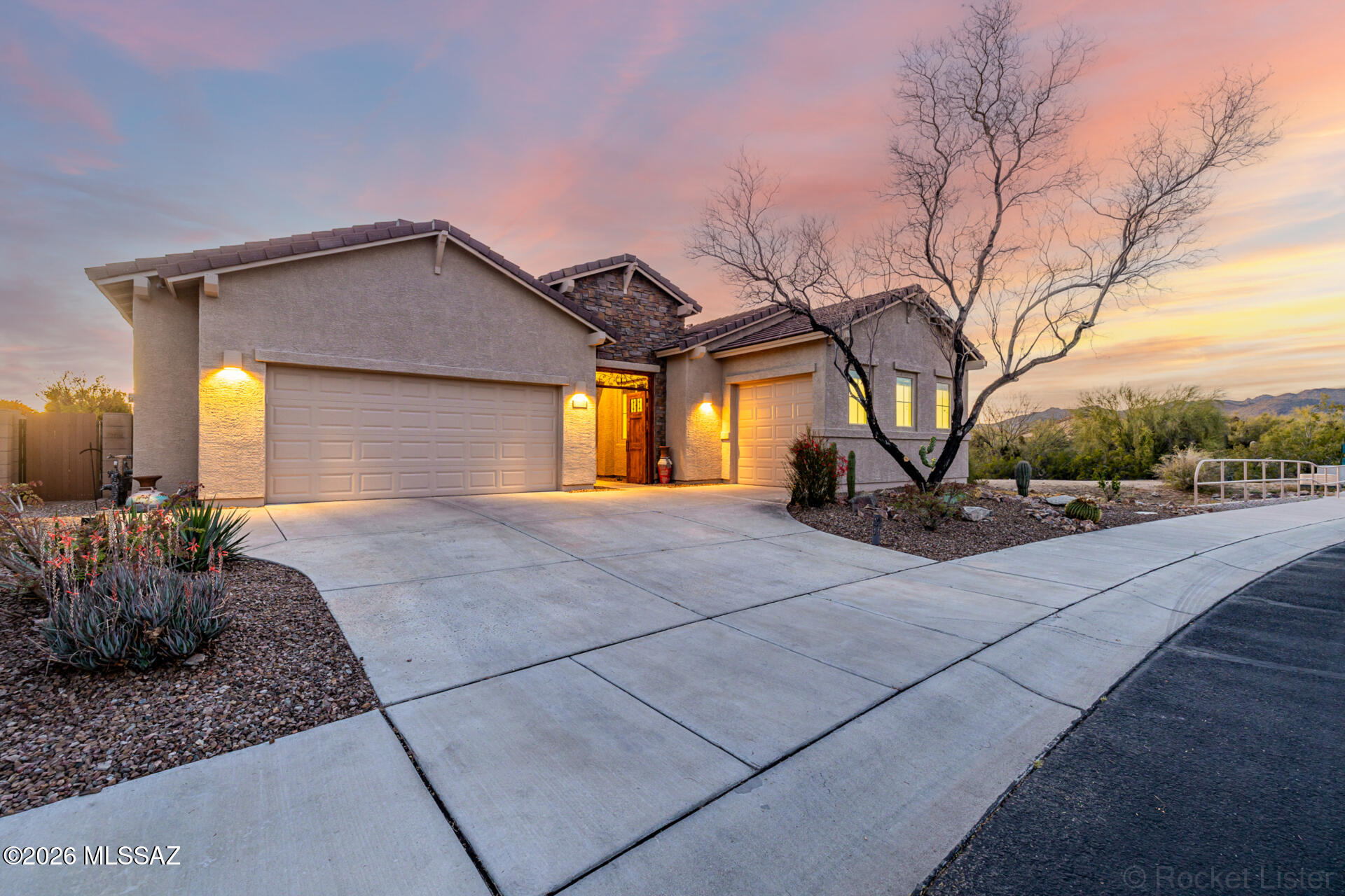 12599 N SUNRISE SHADOW Drive