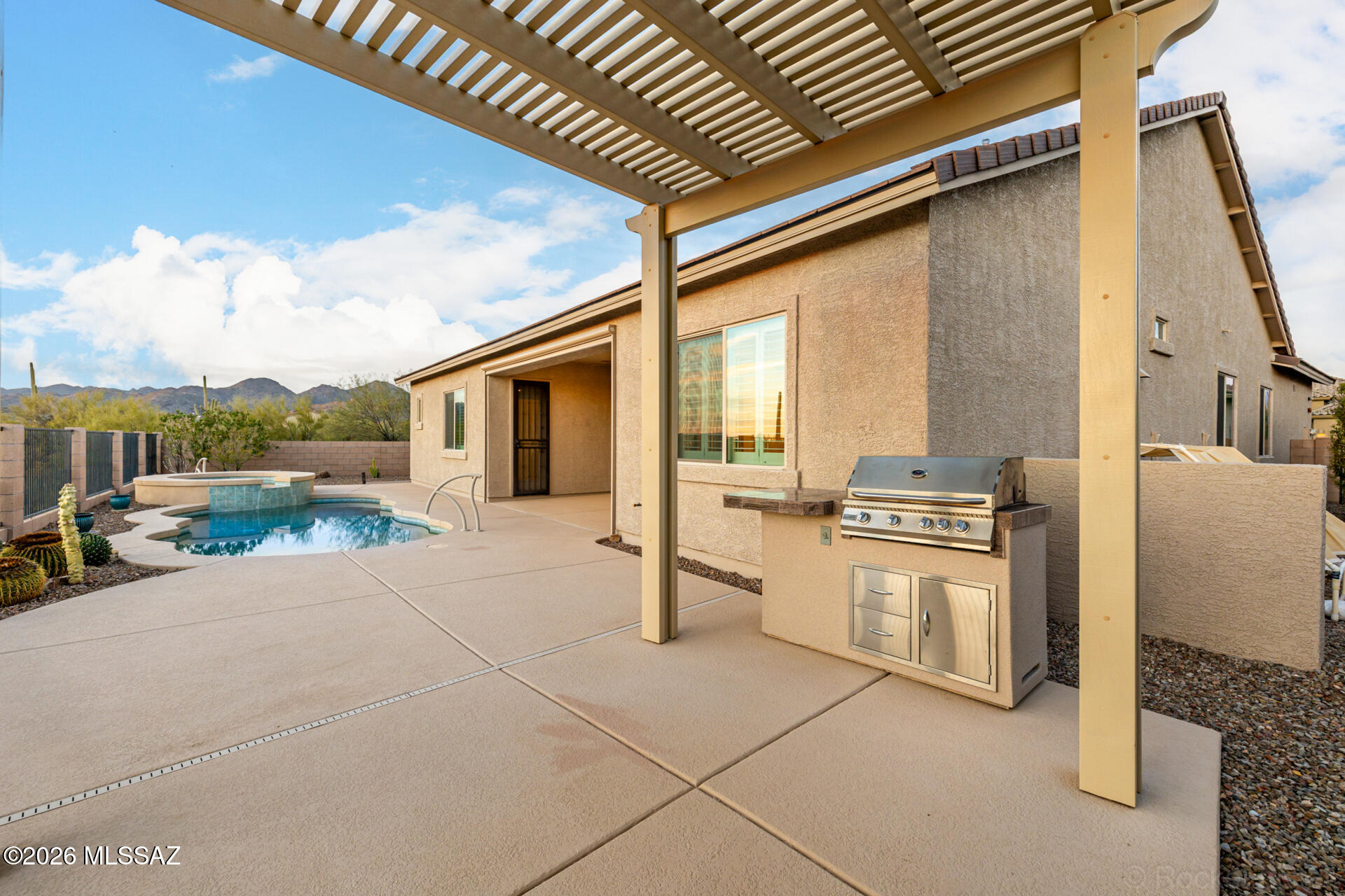 12599 N SUNRISE SHADOW Drive