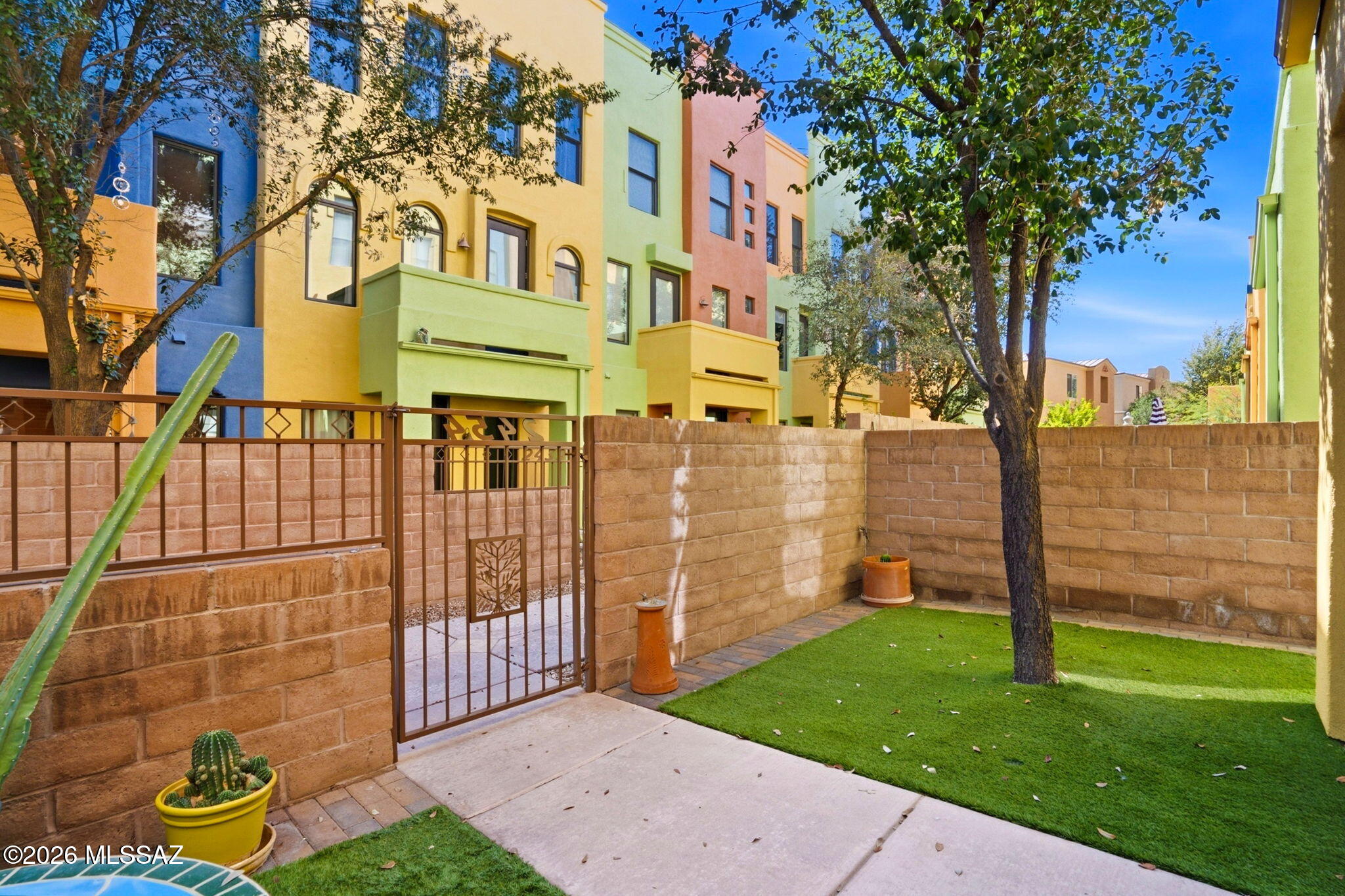 2454 E Blue Diamond Drive