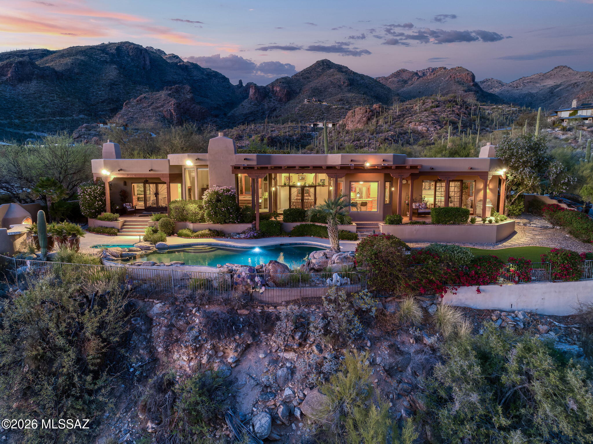 6361 N Canon Del Pajaro