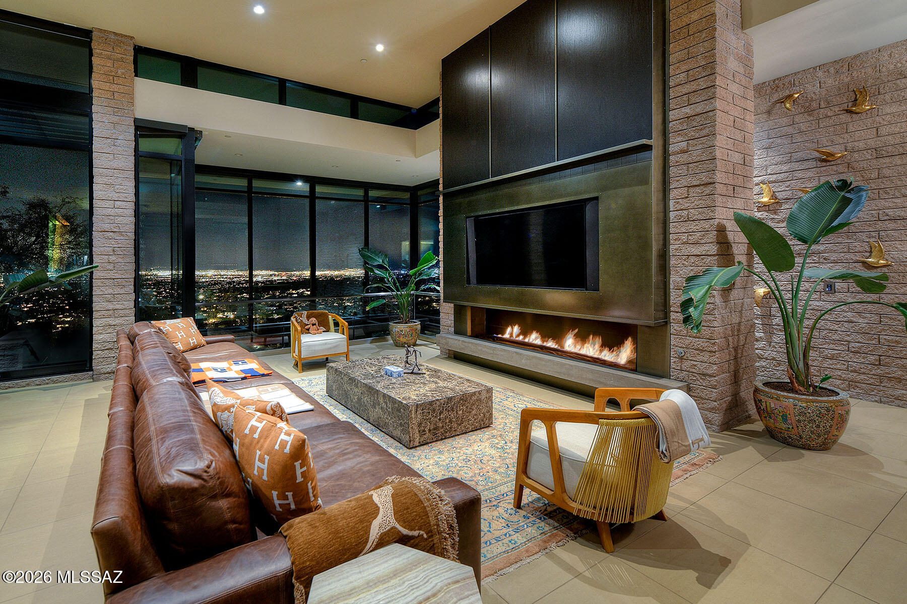 6830 N Hole-In-The-Wall Way