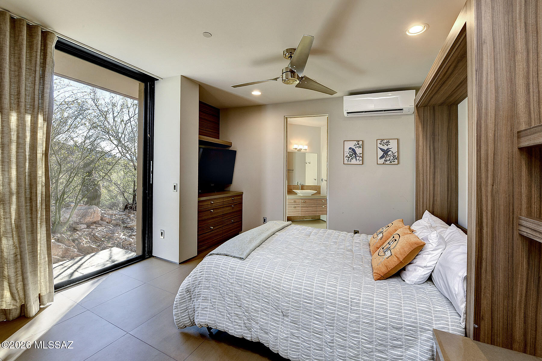 6830 N Hole-In-The-Wall Way