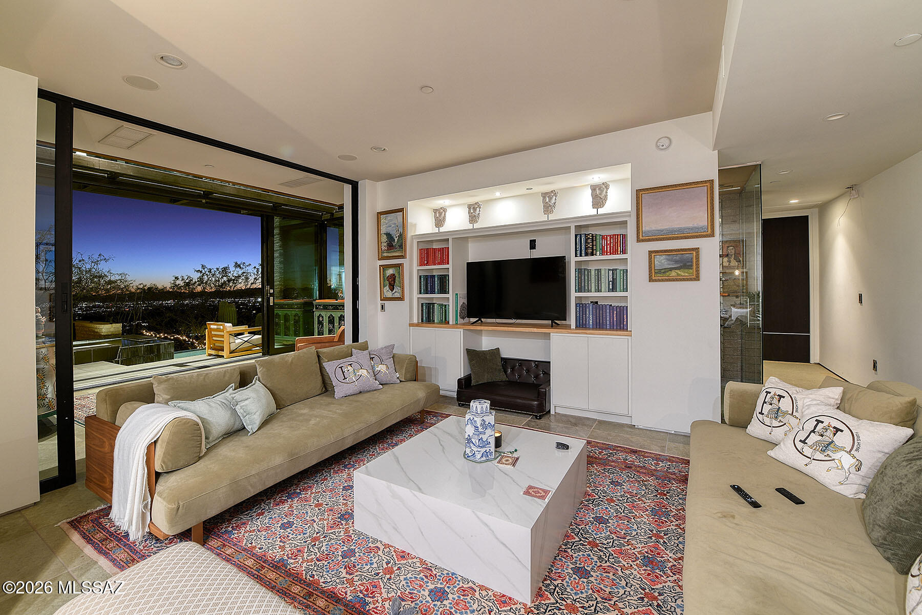 6830 N Hole-In-The-Wall Way