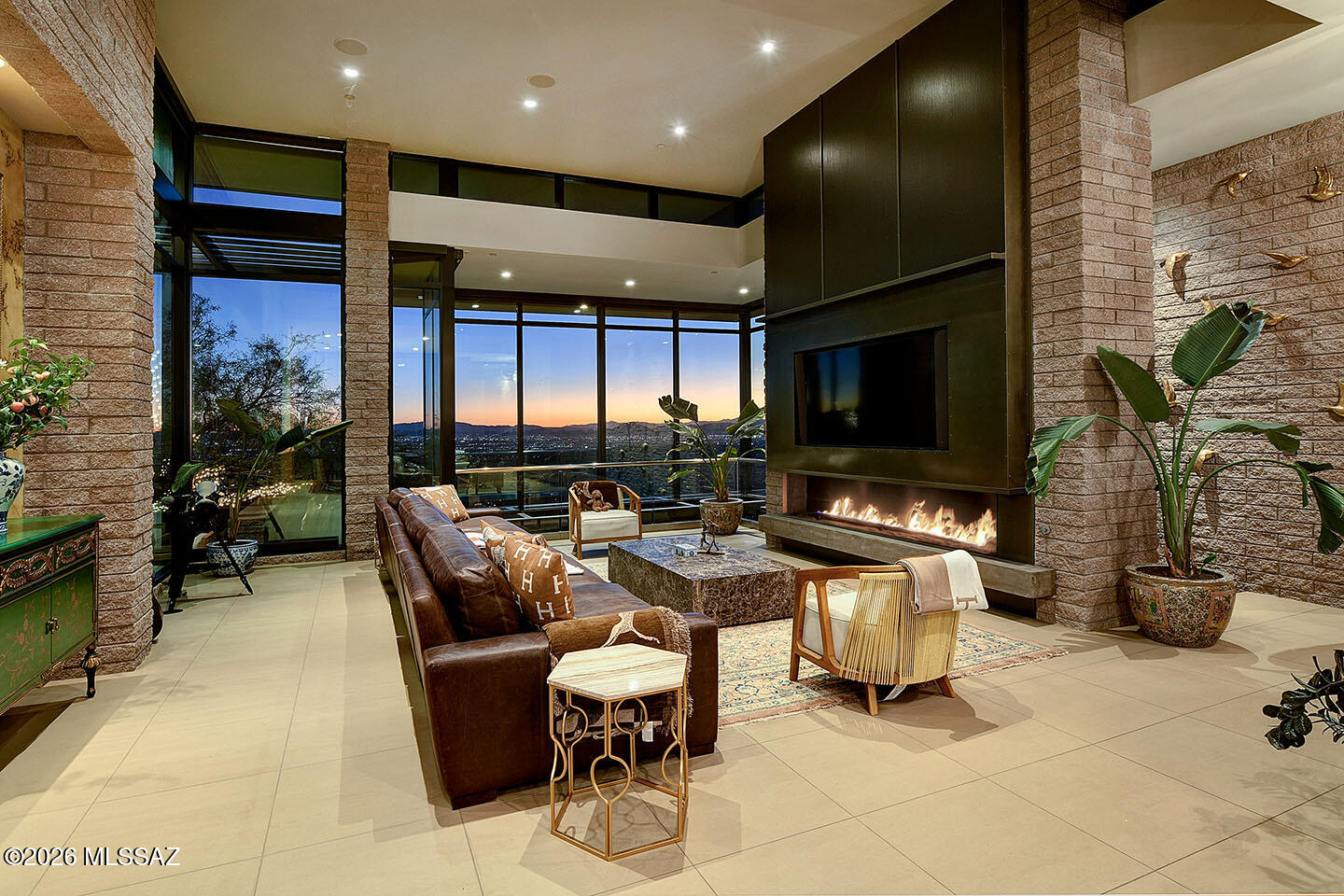 6830 N Hole-In-The-Wall Way