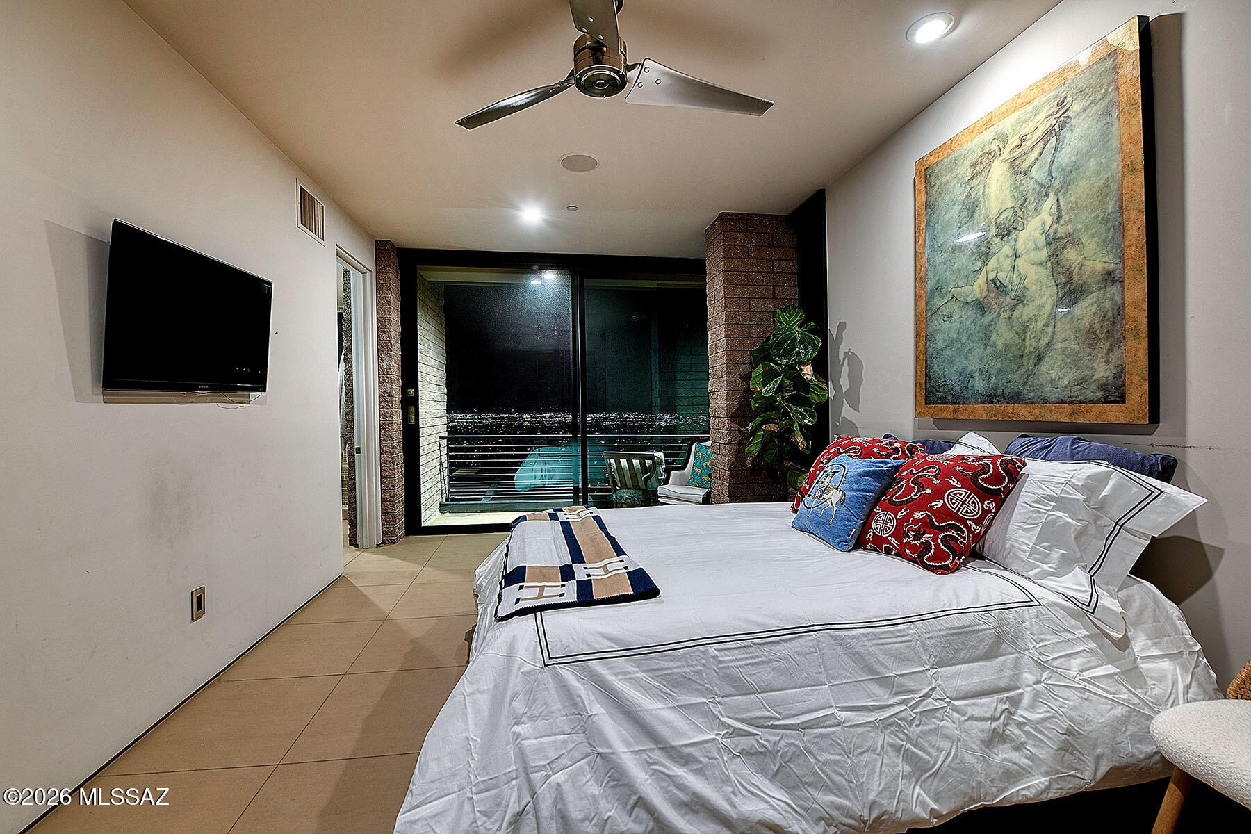 6830 N Hole-In-The-Wall Way