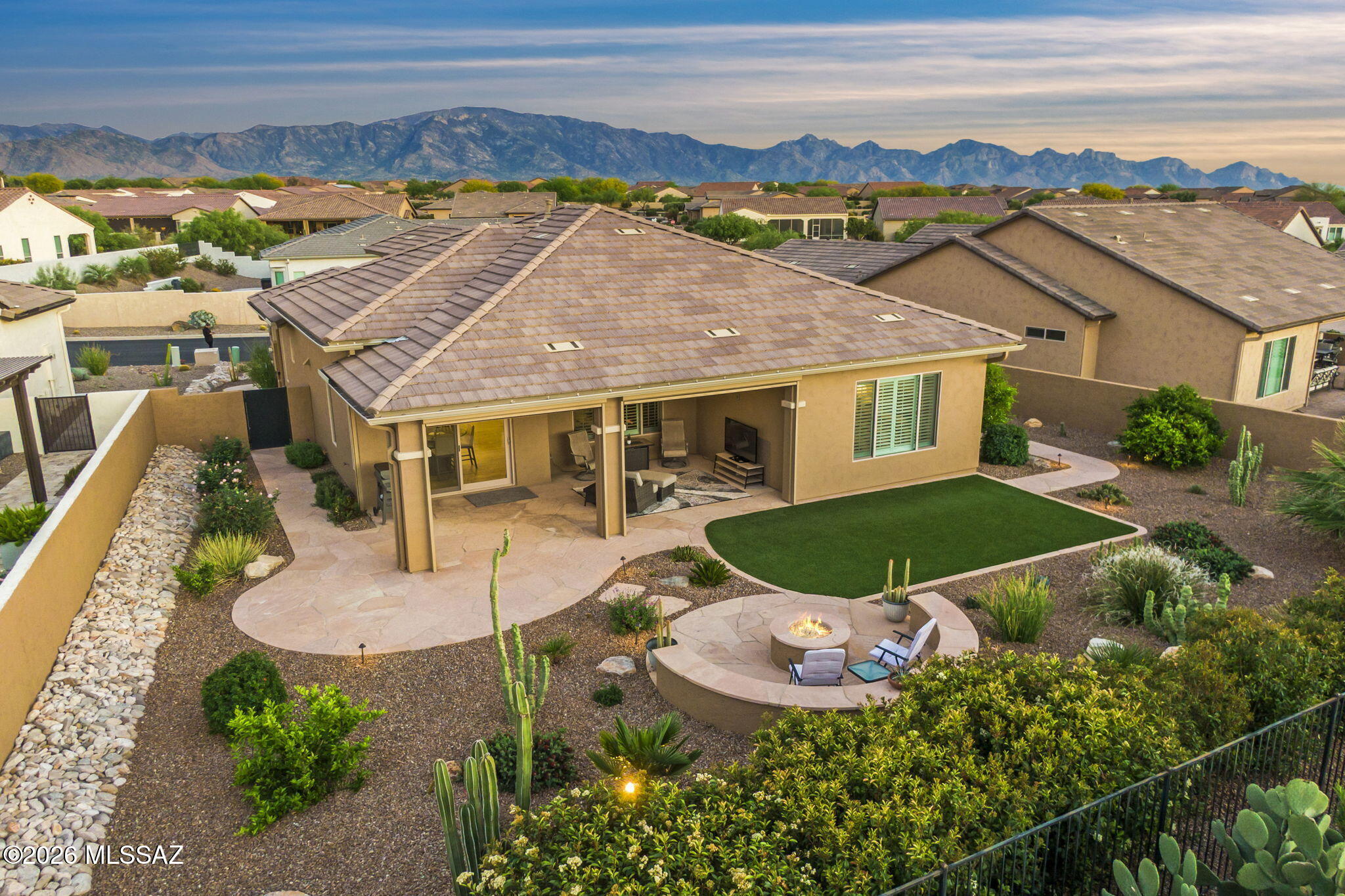 60152 E Blue Palm Drive