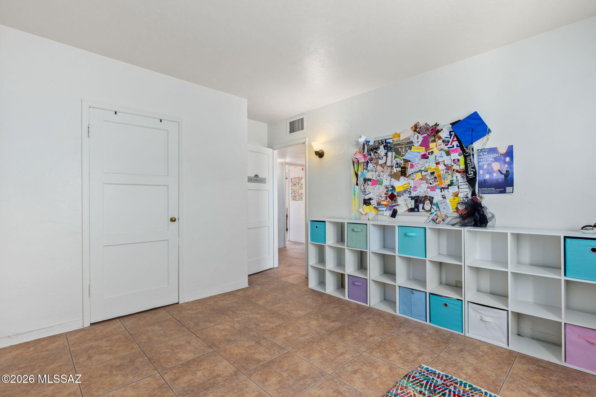 2936 E Edison Street