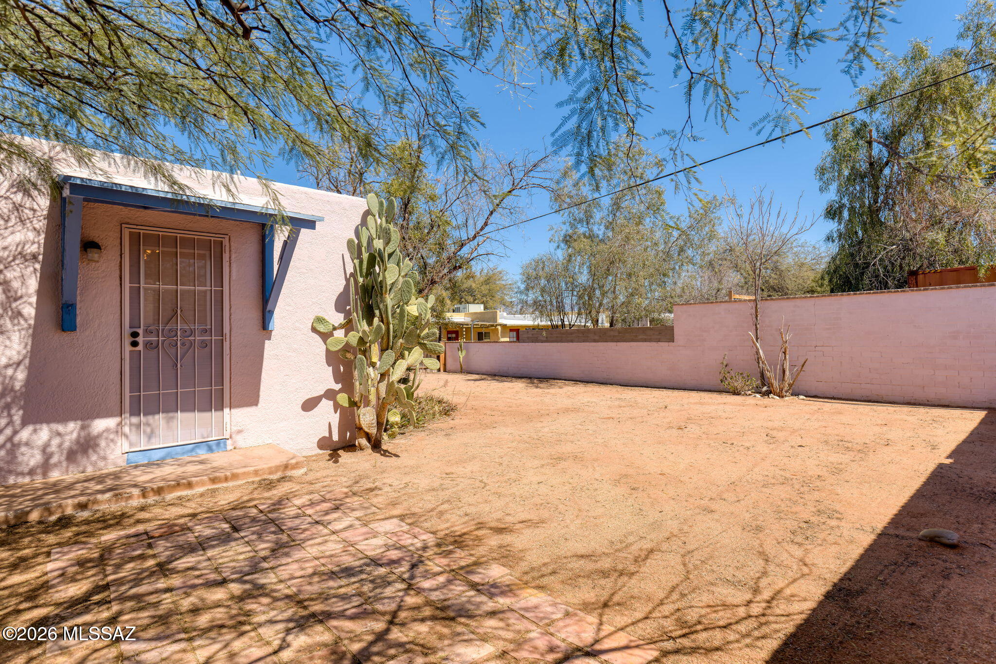 2936 E Edison Street