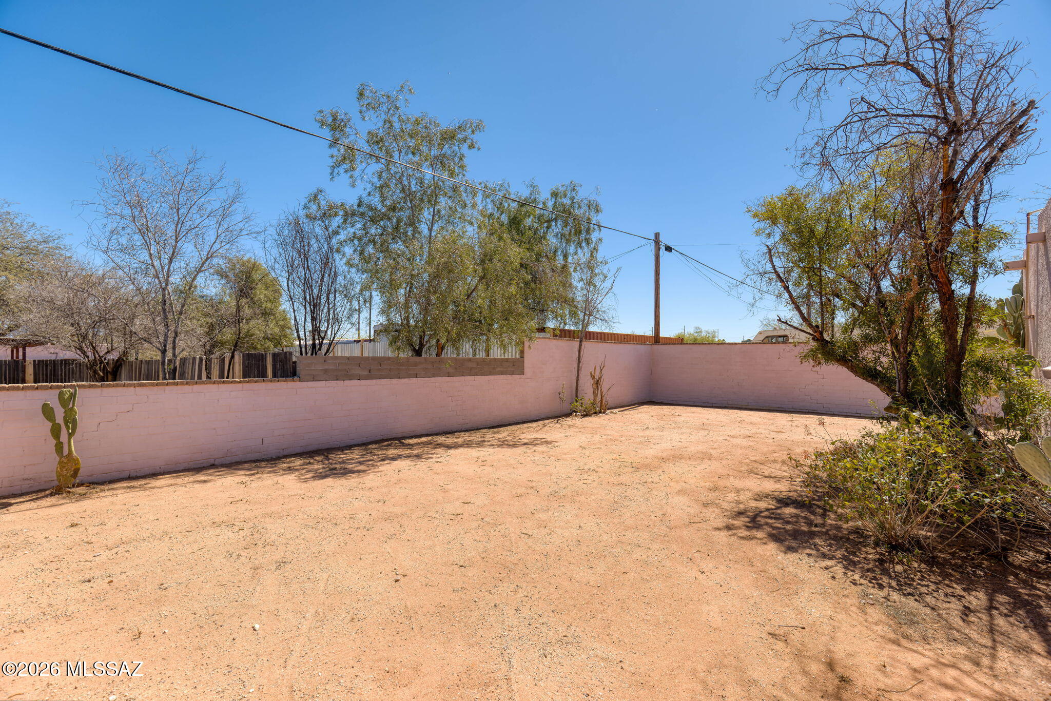 2936 E Edison Street