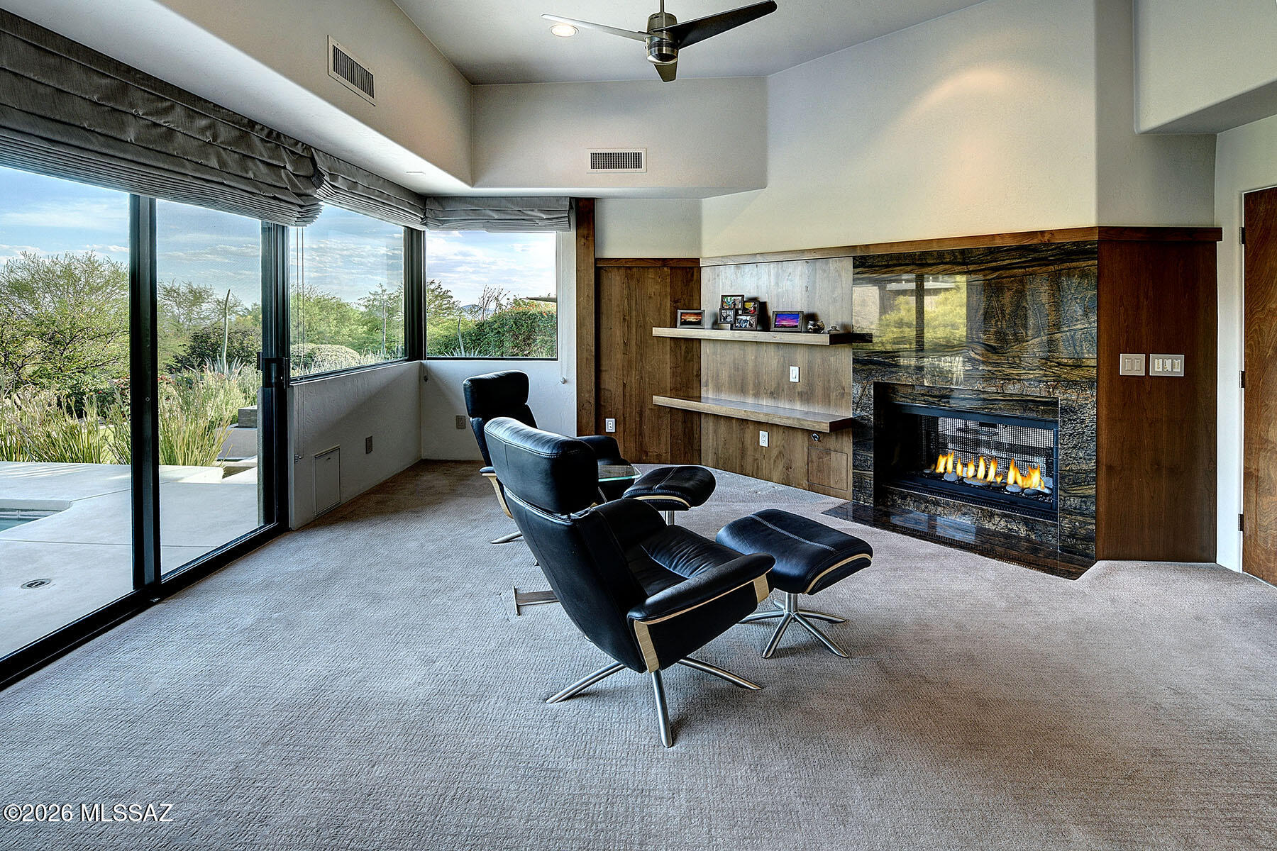 2004 E Desert Garden Drive