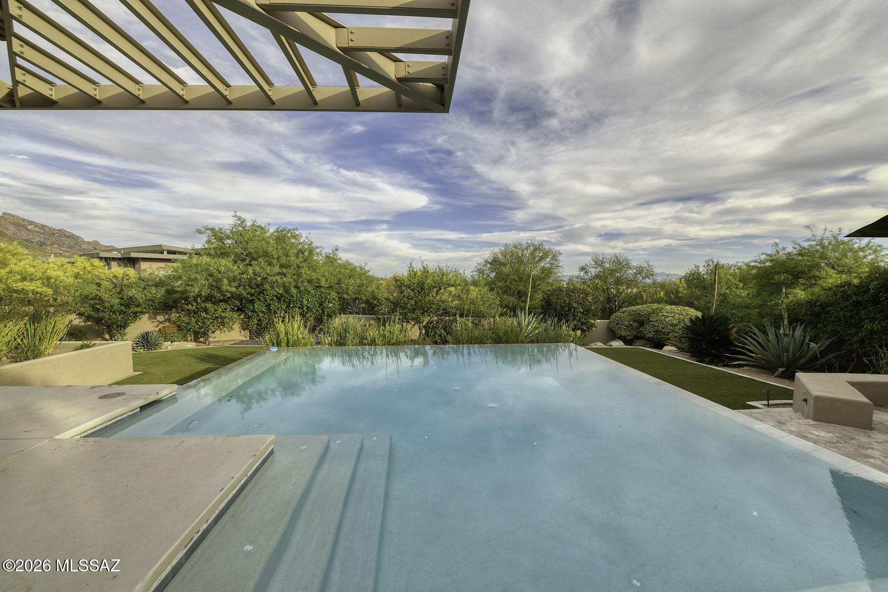 2004 E Desert Garden Drive