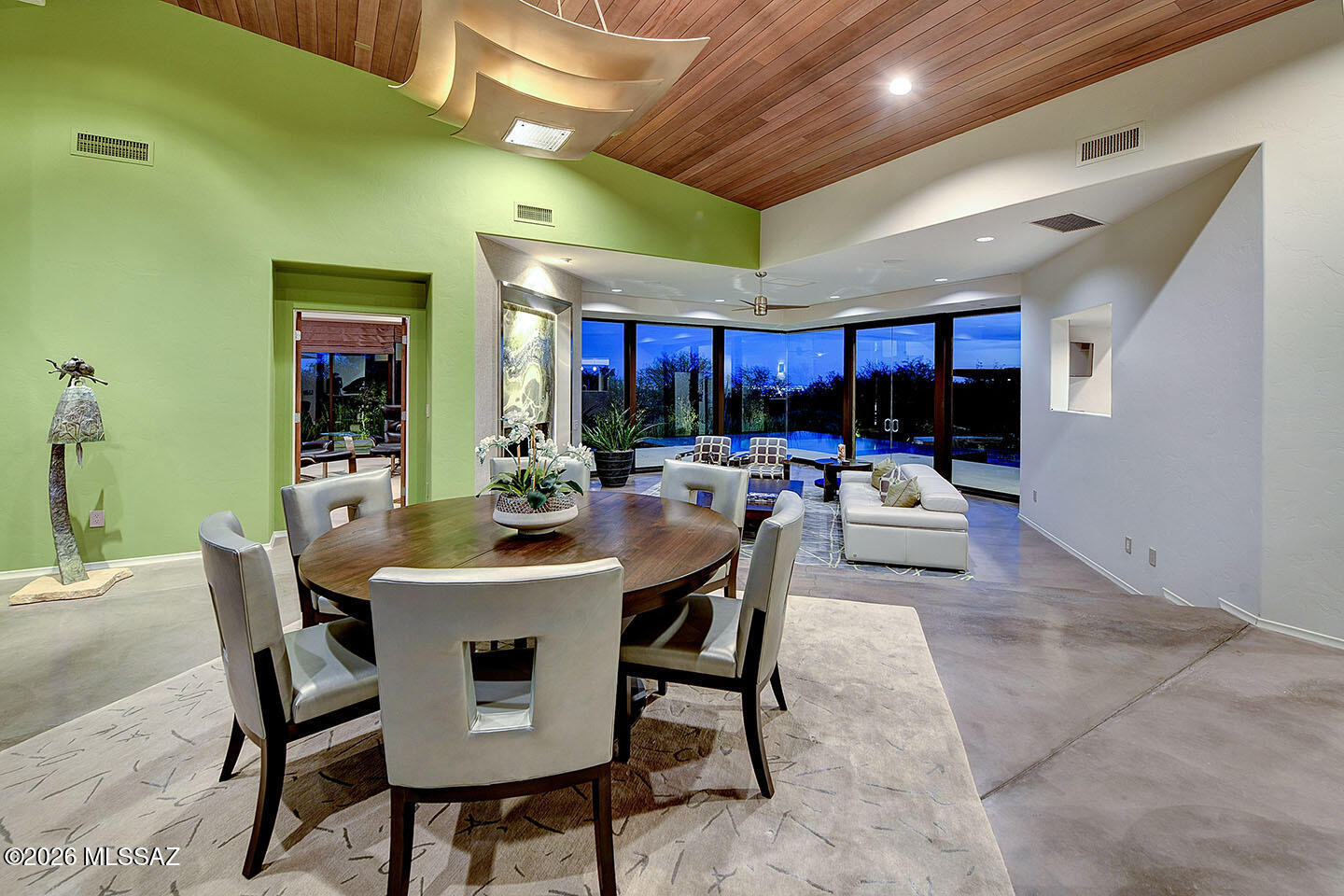 2004 E Desert Garden Drive