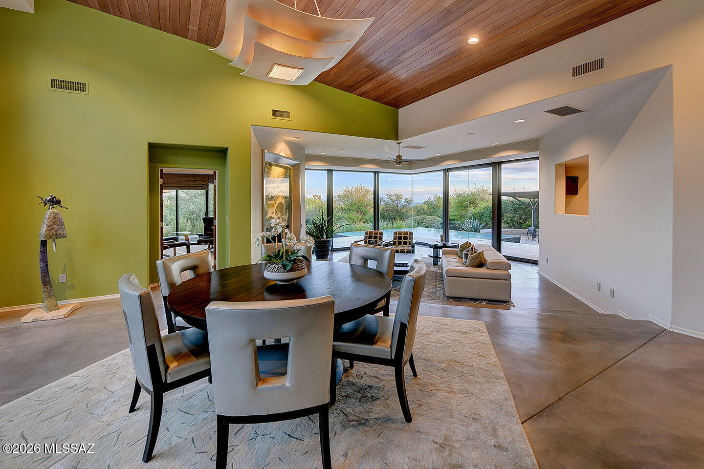 2004 E Desert Garden Drive