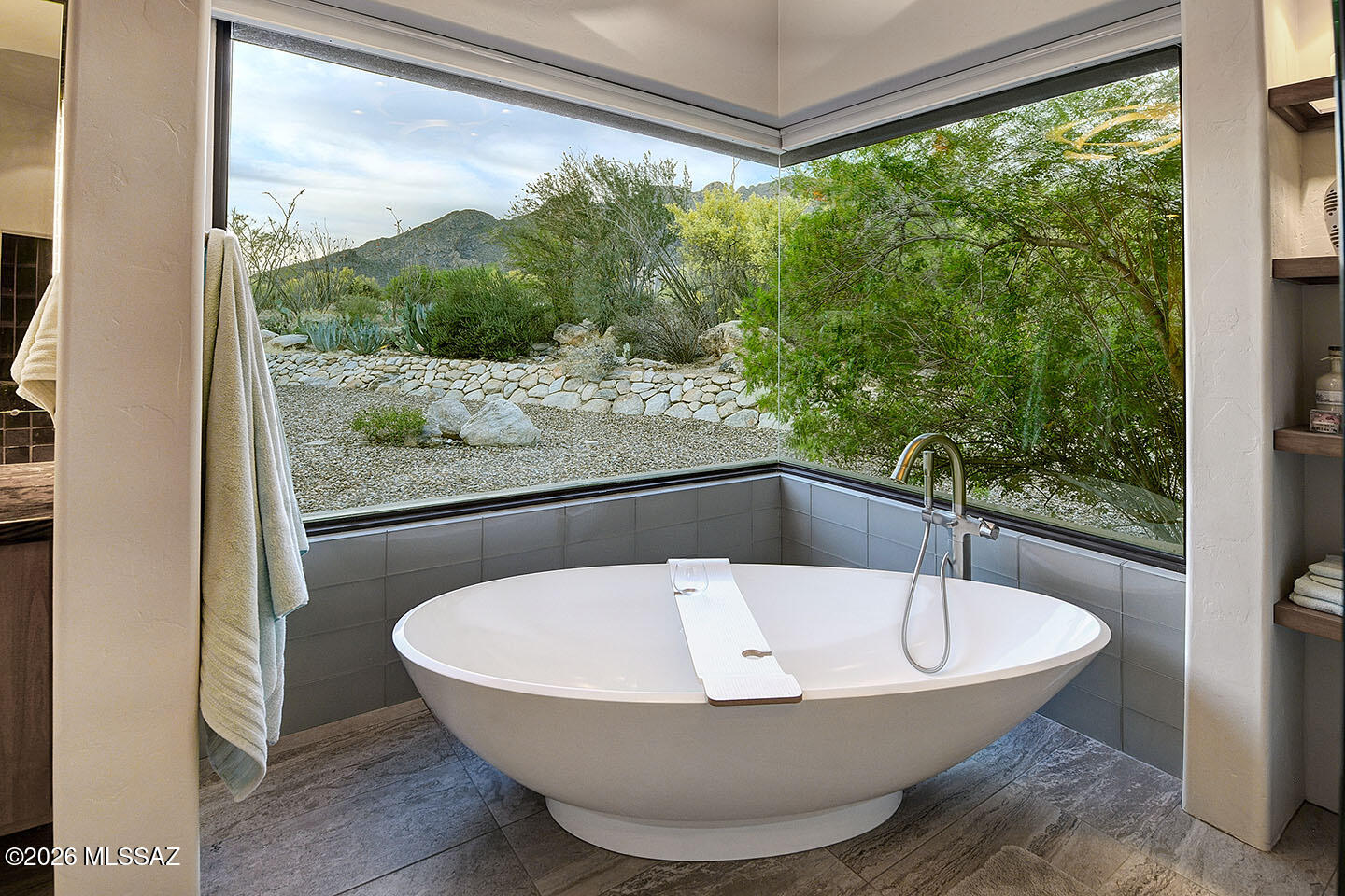 2004 E Desert Garden Drive