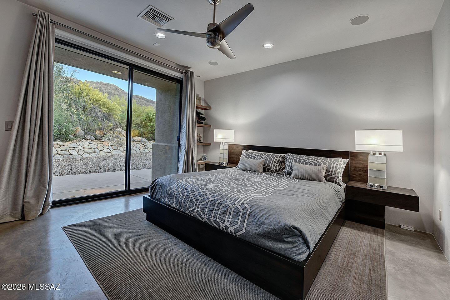 2004 E Desert Garden Drive