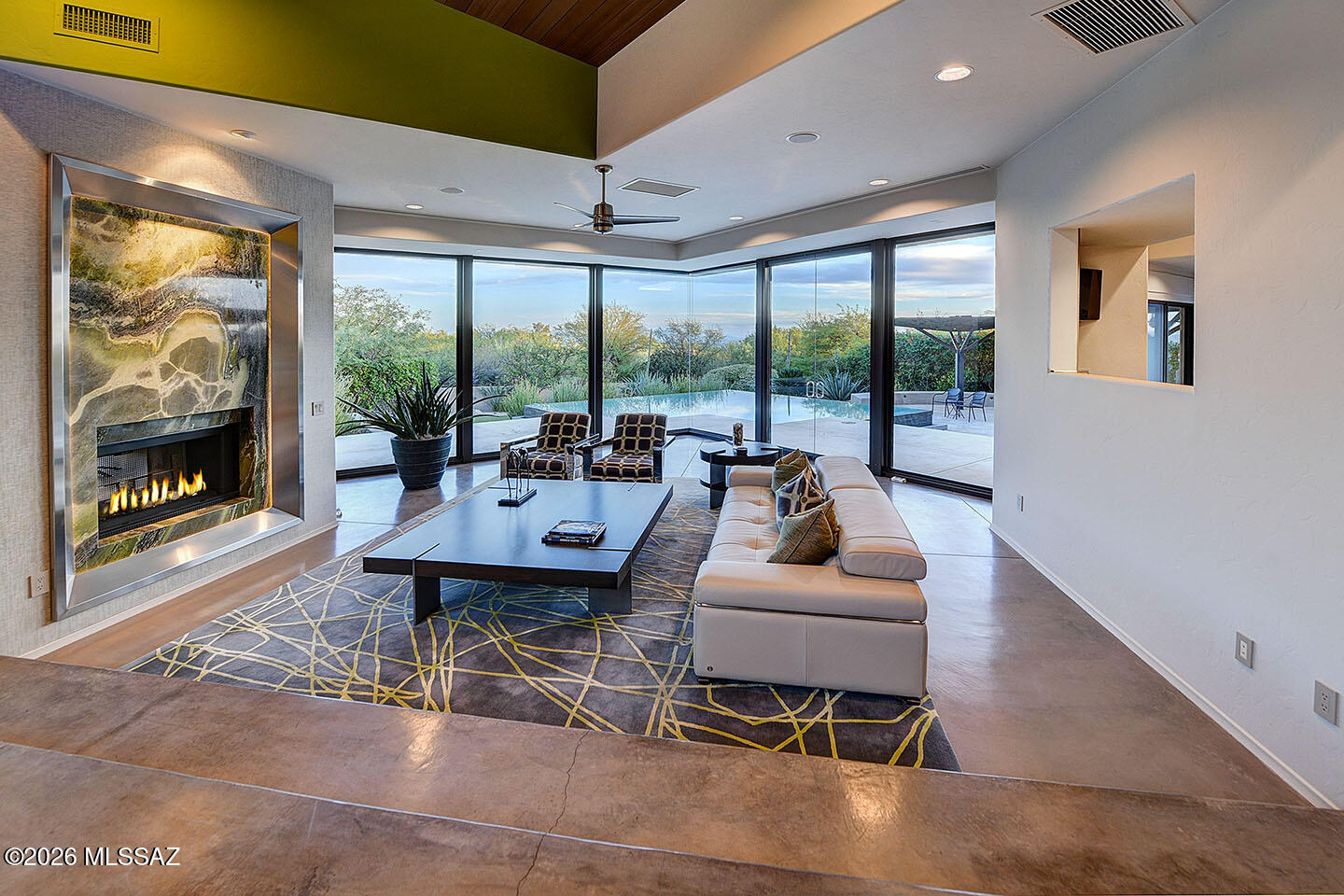 2004 E Desert Garden Drive