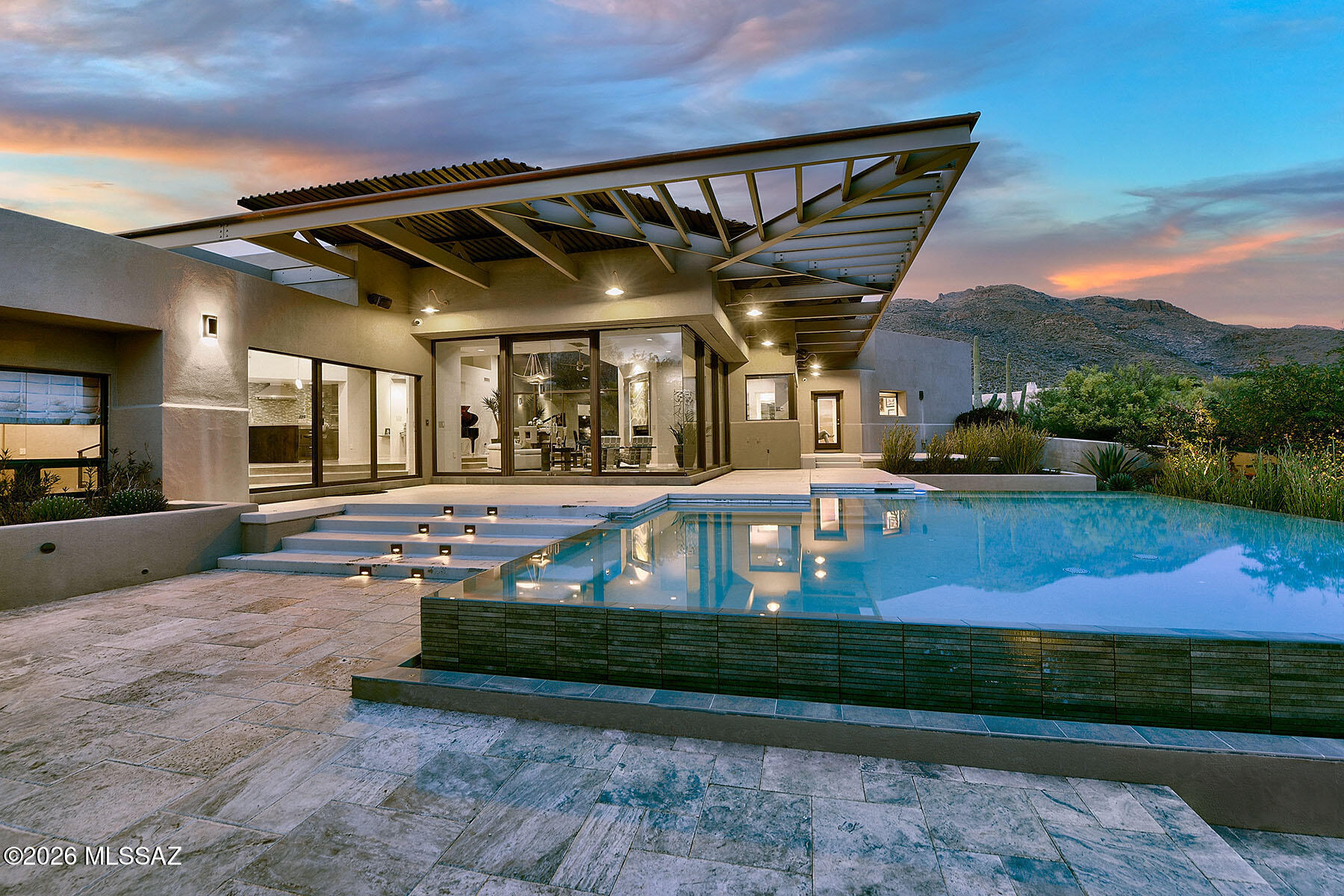 2004 E Desert Garden Drive