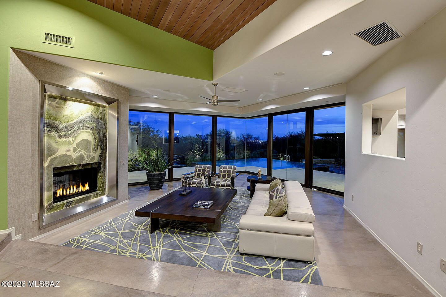 2004 E Desert Garden Drive