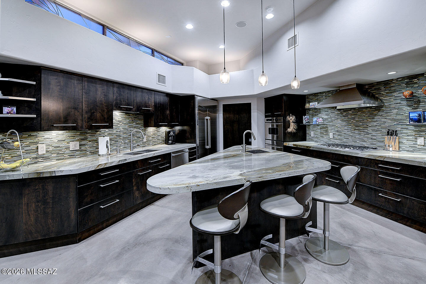 2004 E Desert Garden Drive