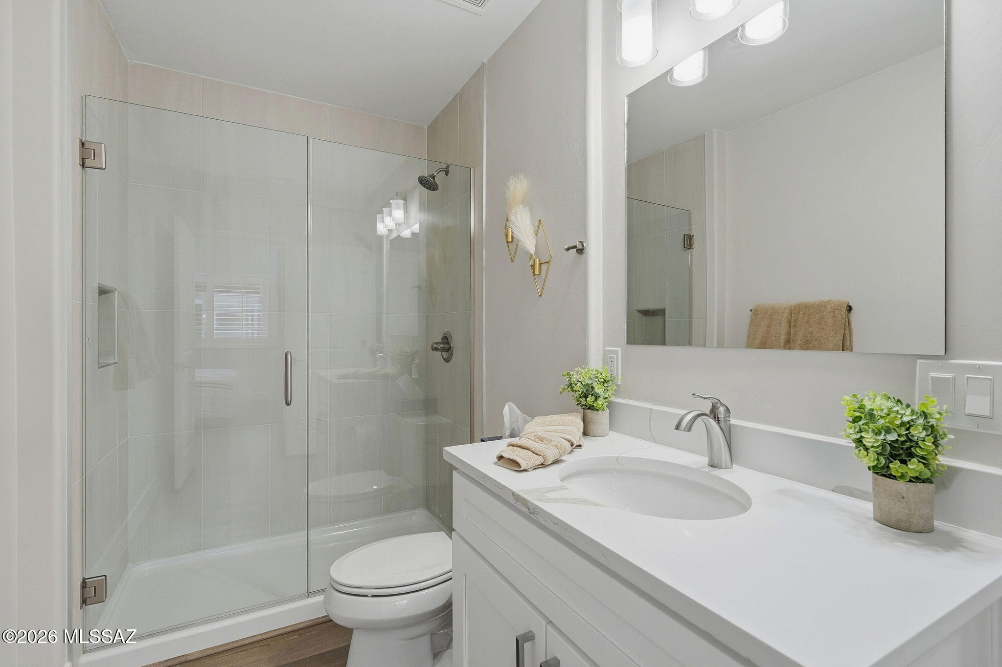 2020 E River Road 101