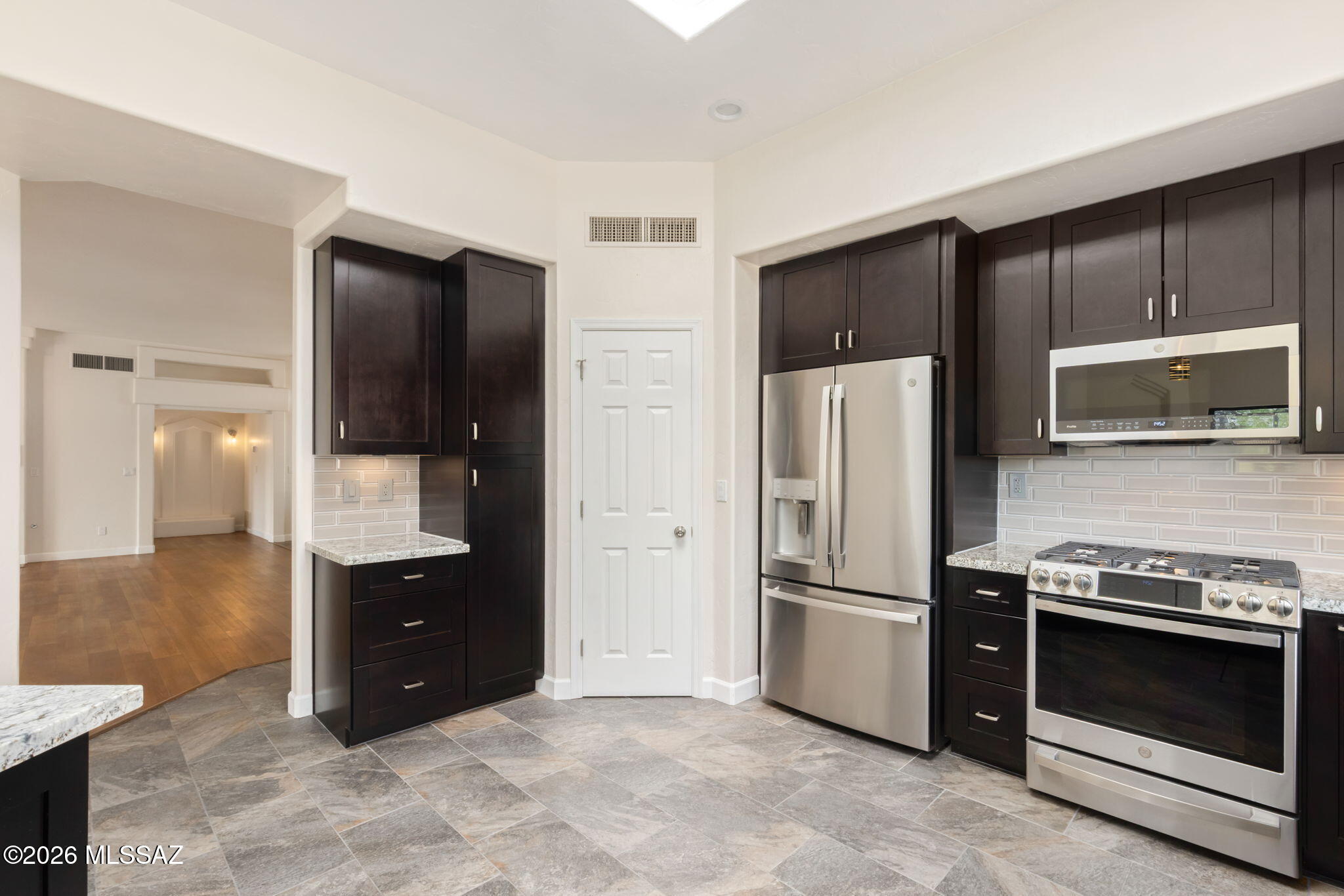 6211 N Via Acacia