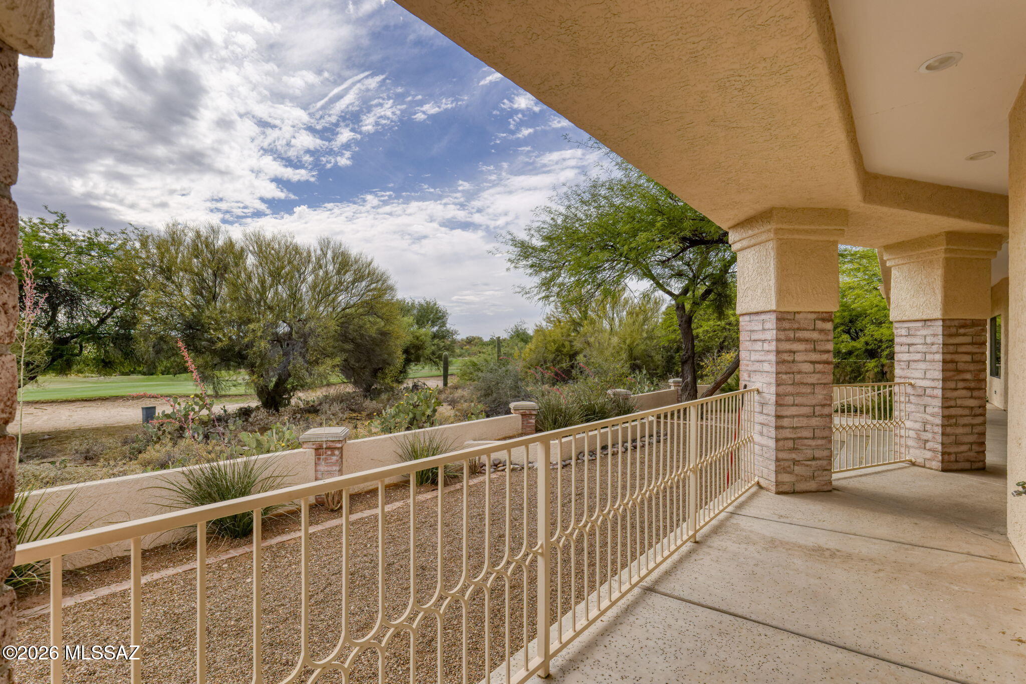 6211 N Via Acacia