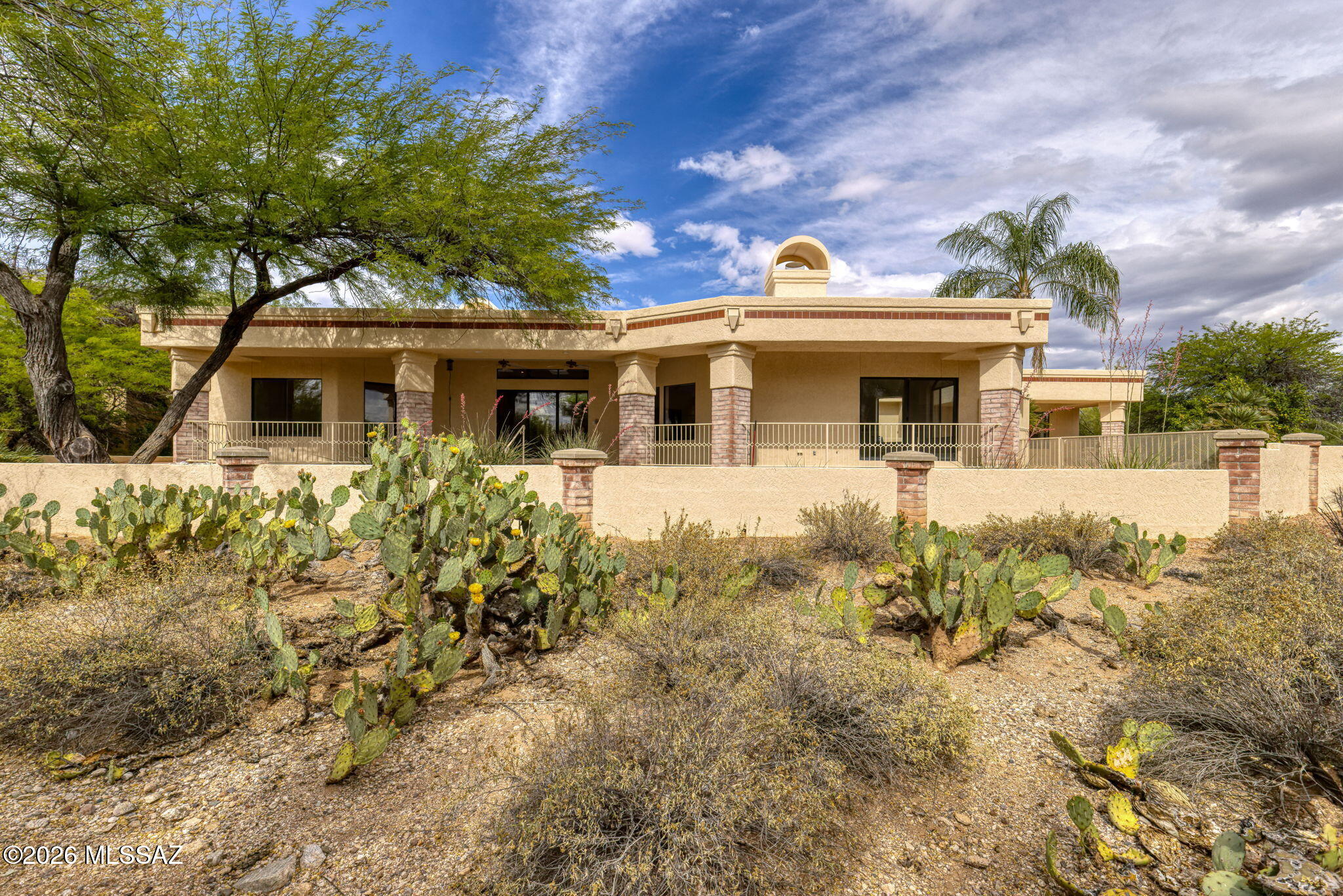 6211 N Via Acacia