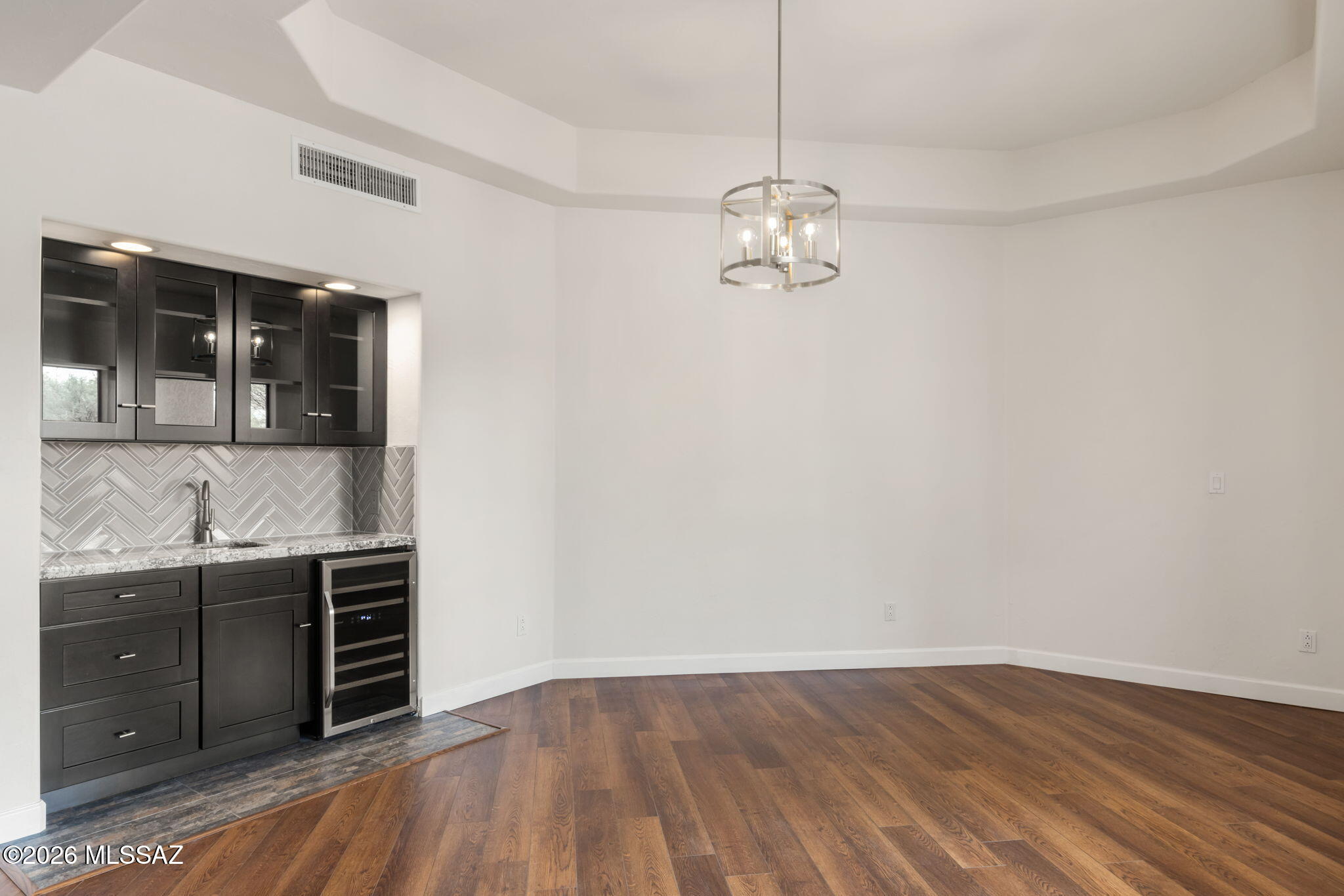 6211 N Via Acacia