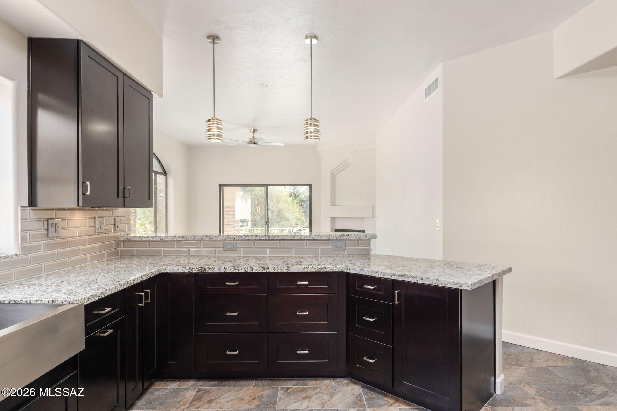6211 N Via Acacia