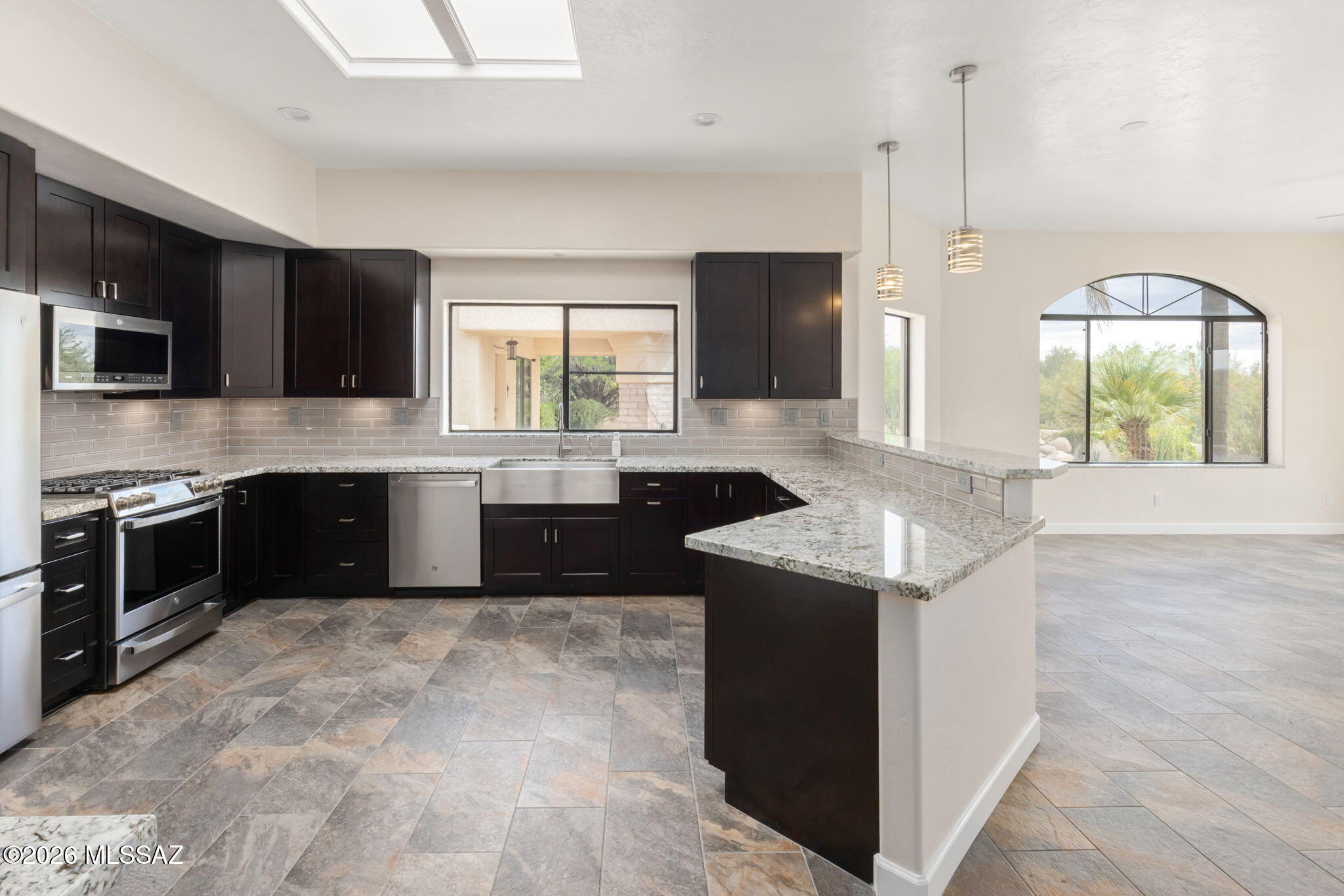 6211 N Via Acacia