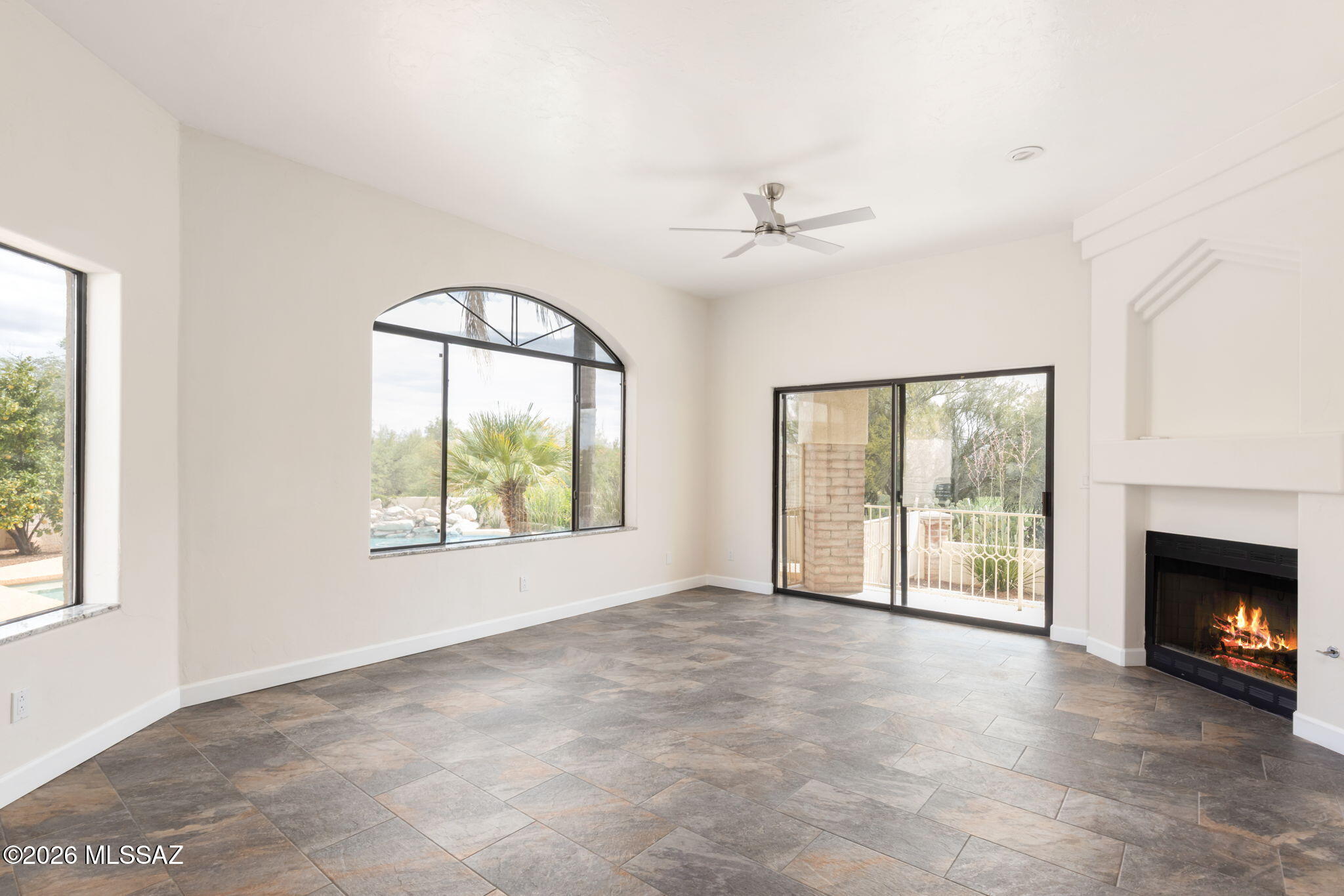 6211 N Via Acacia