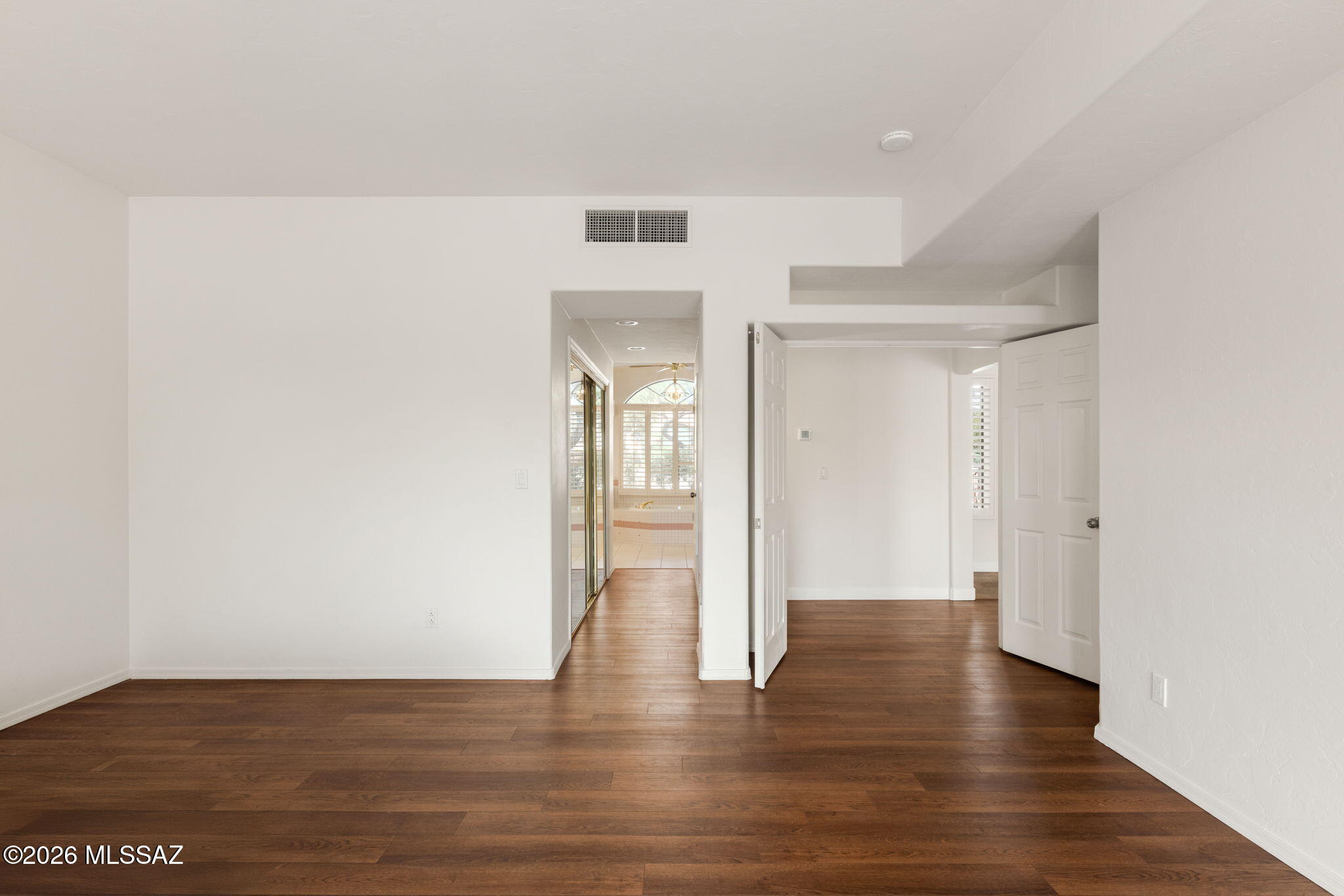 6211 N Via Acacia