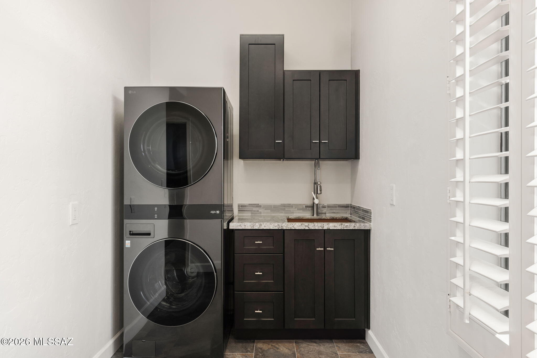 6211 N Via Acacia