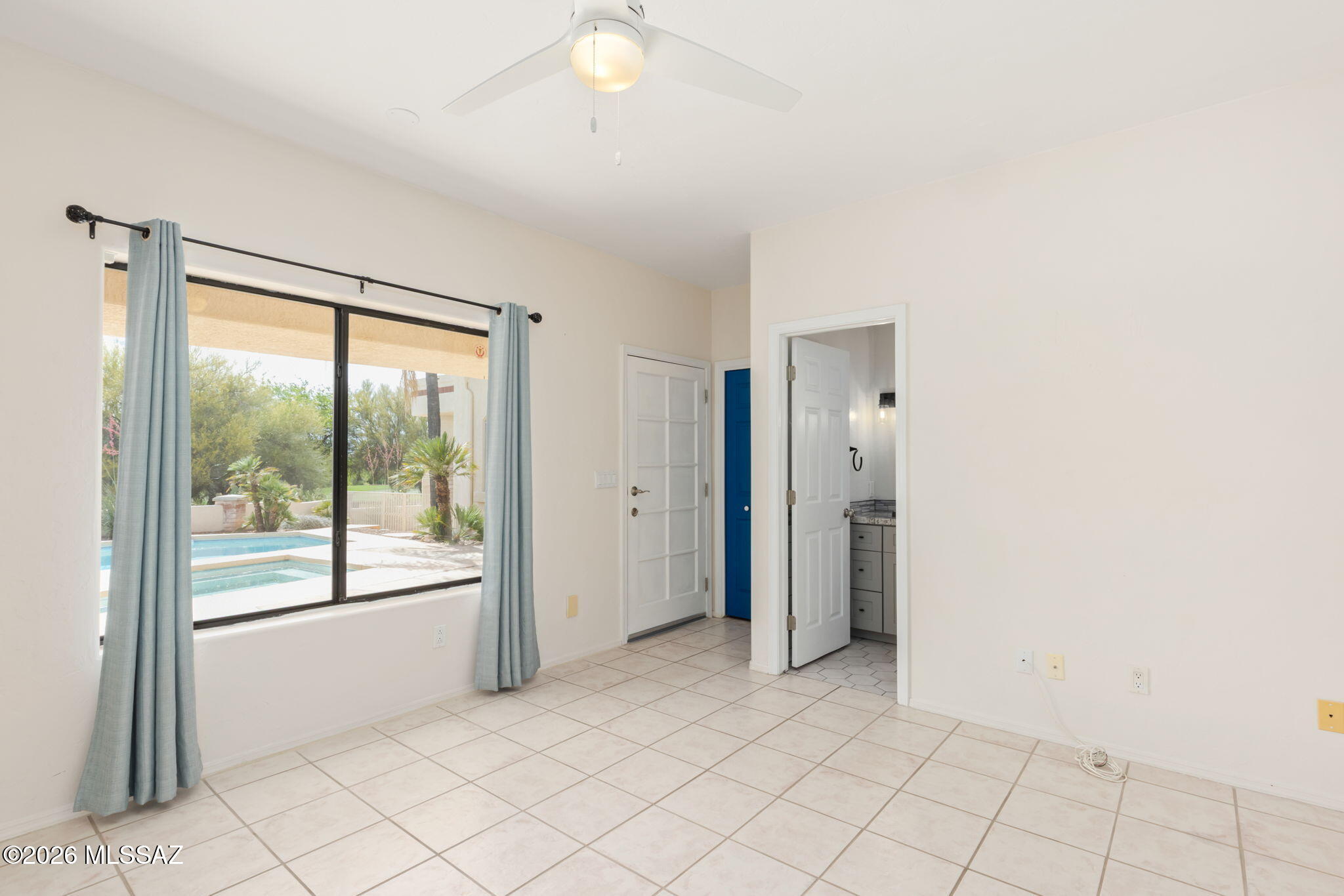 6211 N Via Acacia