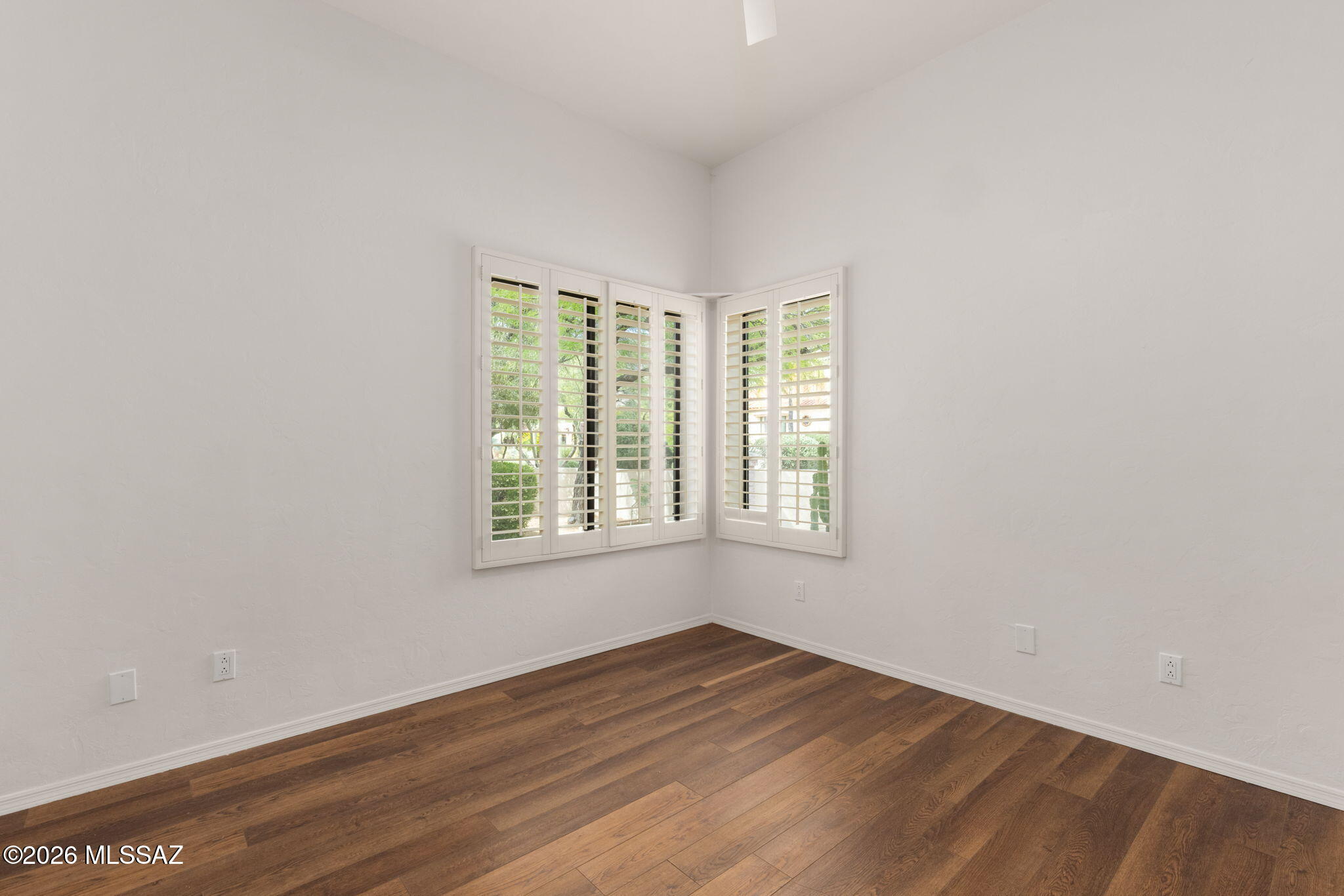 6211 N Via Acacia