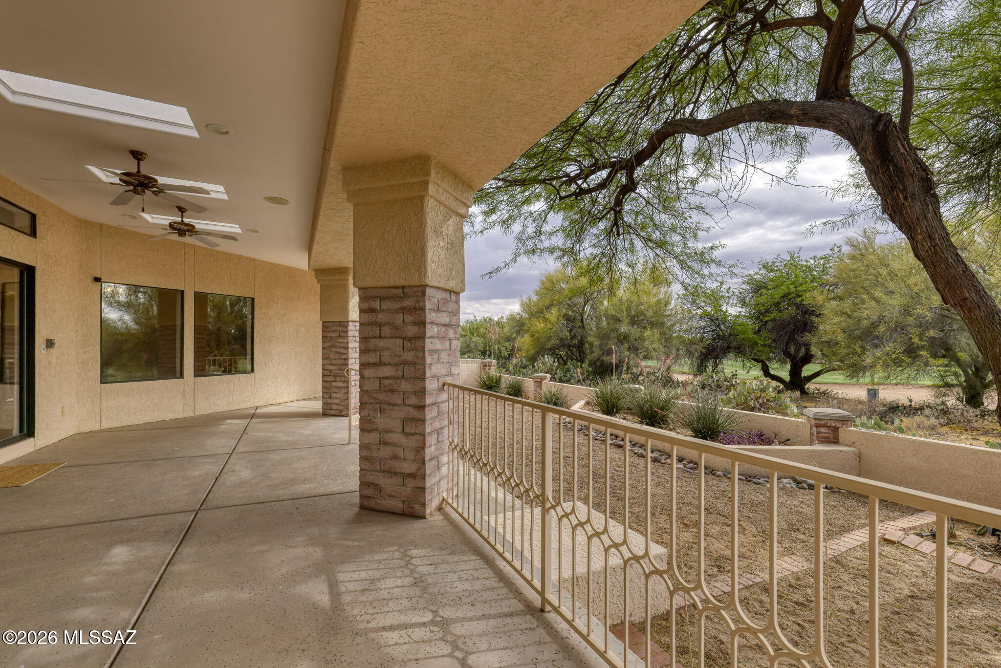 6211 N Via Acacia